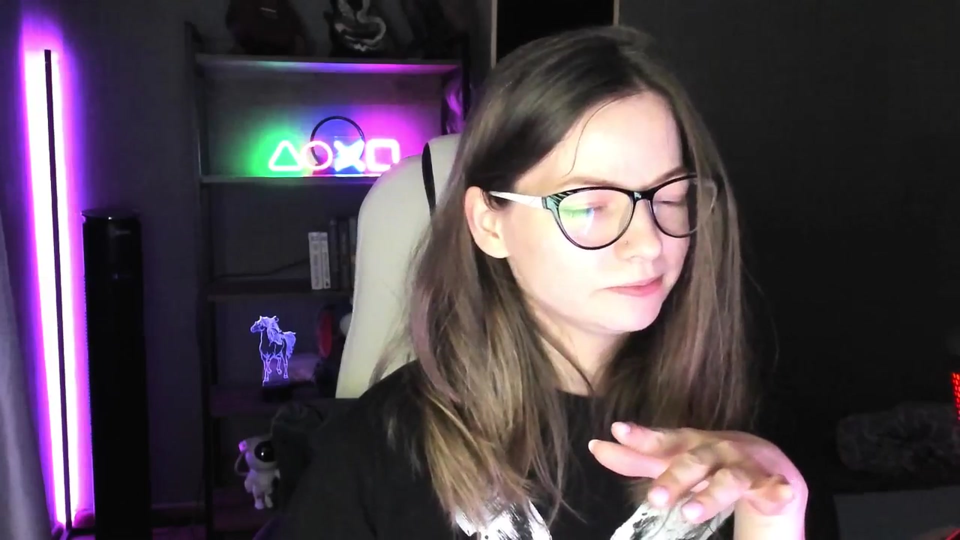 Gallery image thumbnail from MewTwo's myfreecams stream on, 05/24/2025, 23:06 image 19 of 20