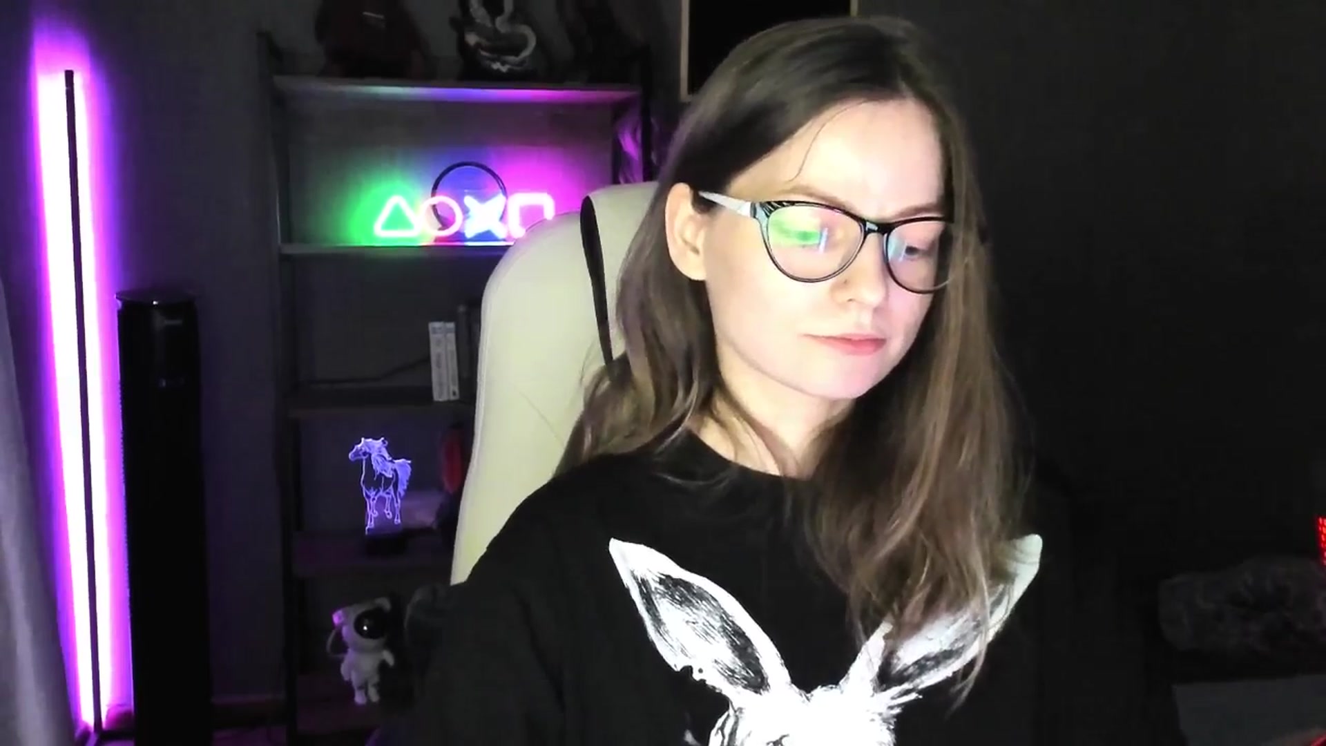 Gallery image thumbnail from MewTwo's myfreecams stream on, 05/24/2025, 23:06 image 15 of 20