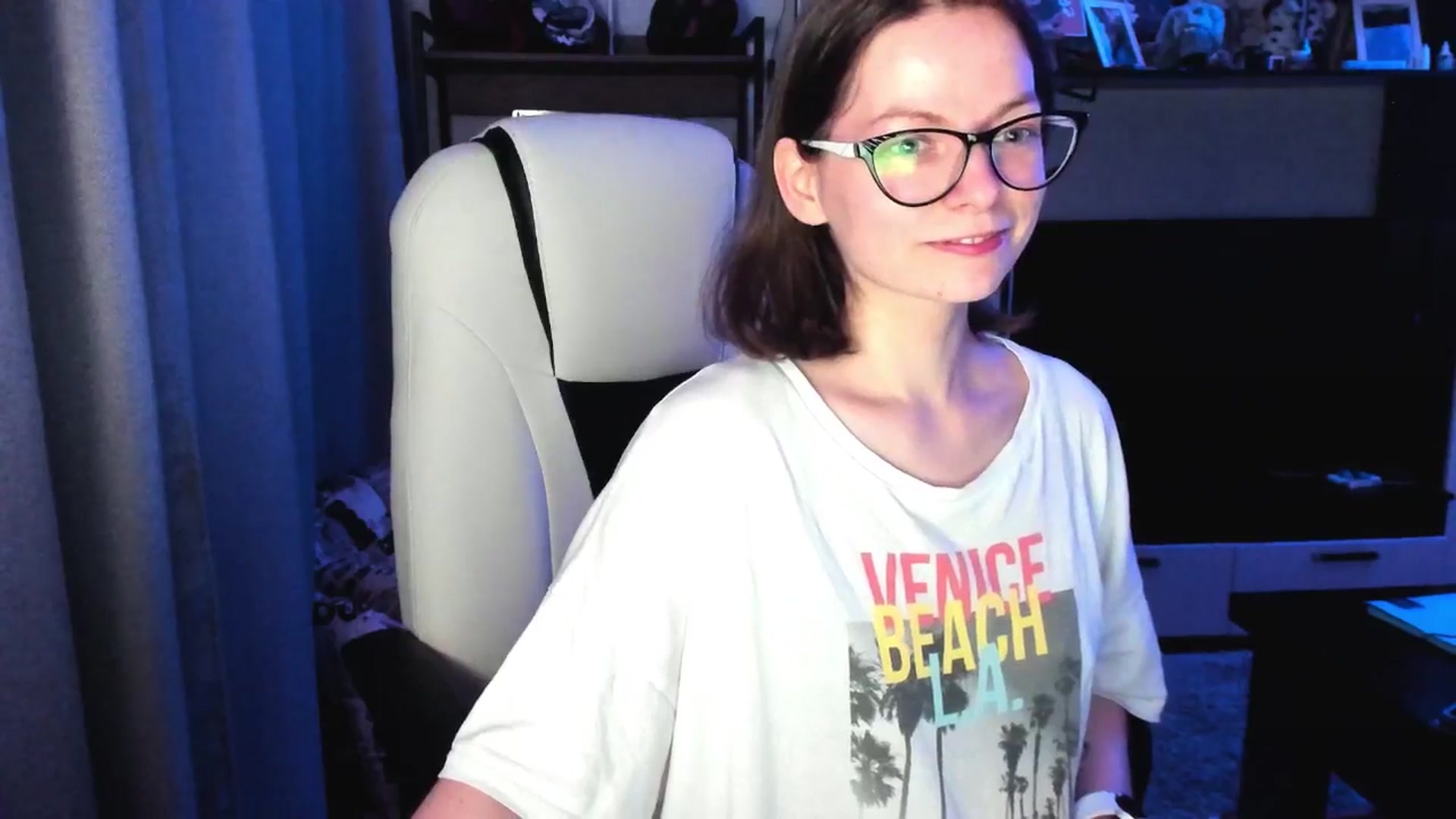 Gallery image thumbnail from MewTwo's myfreecams stream on, 08/12/2025, 22:26 image 13 of 20
