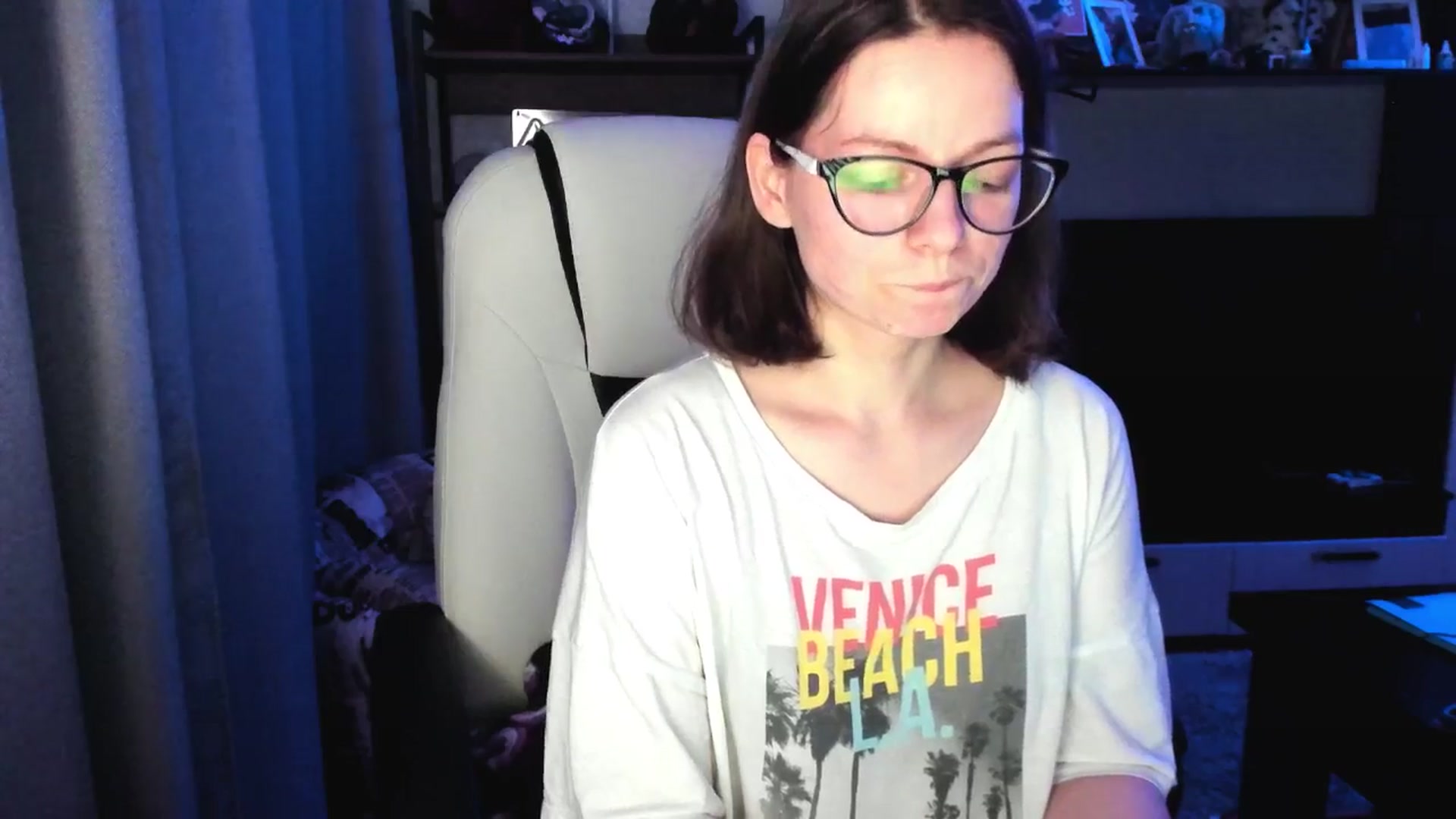 Gallery image thumbnail from MewTwo's myfreecams stream on, 08/12/2025, 22:26 image 11 of 20