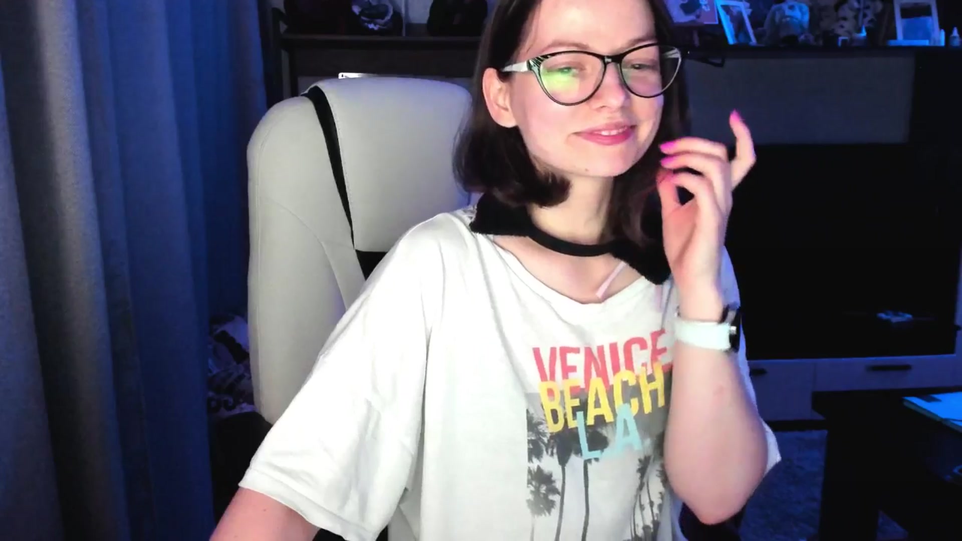 Gallery image thumbnail from MewTwo's myfreecams stream on, 08/12/2025, 22:26 image 4 of 20
