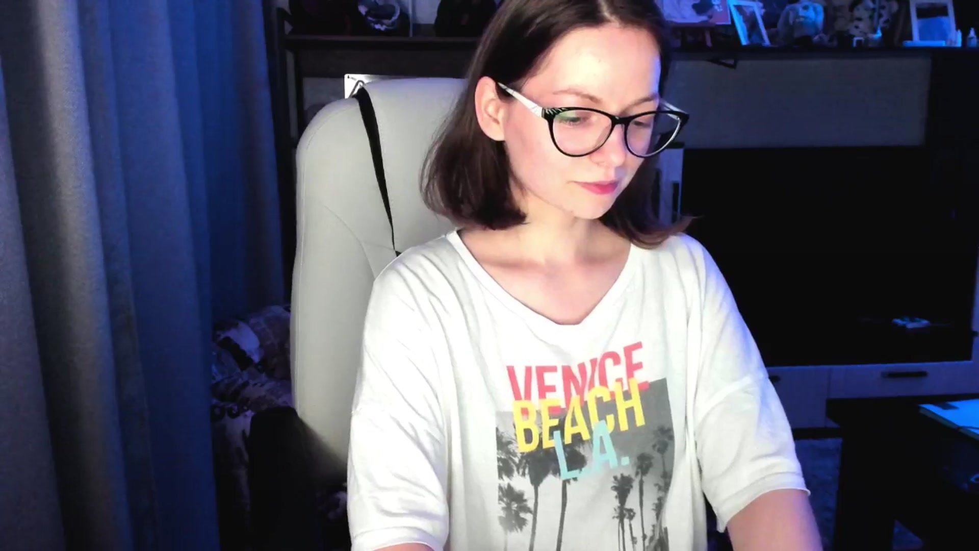 Gallery image thumbnail from MewTwo's myfreecams stream on, 08/12/2025, 22:26 image 12 of 20