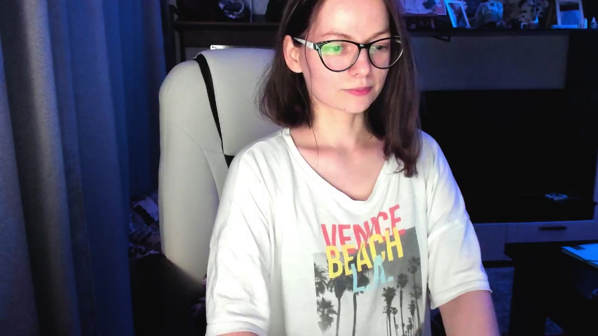 Gallery image thumbnail from MewTwo's myfreecams stream on, 08/12/2025, 22:26 image 3 of 20