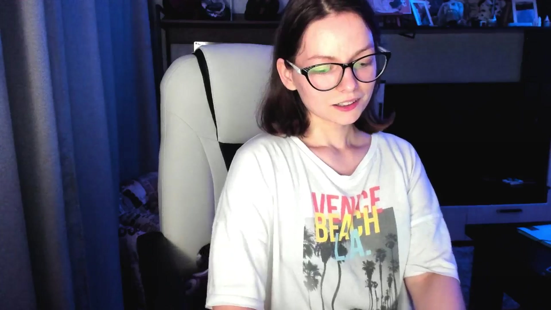 Gallery image thumbnail from MewTwo's myfreecams stream on, 08/12/2025, 22:26 image 18 of 20