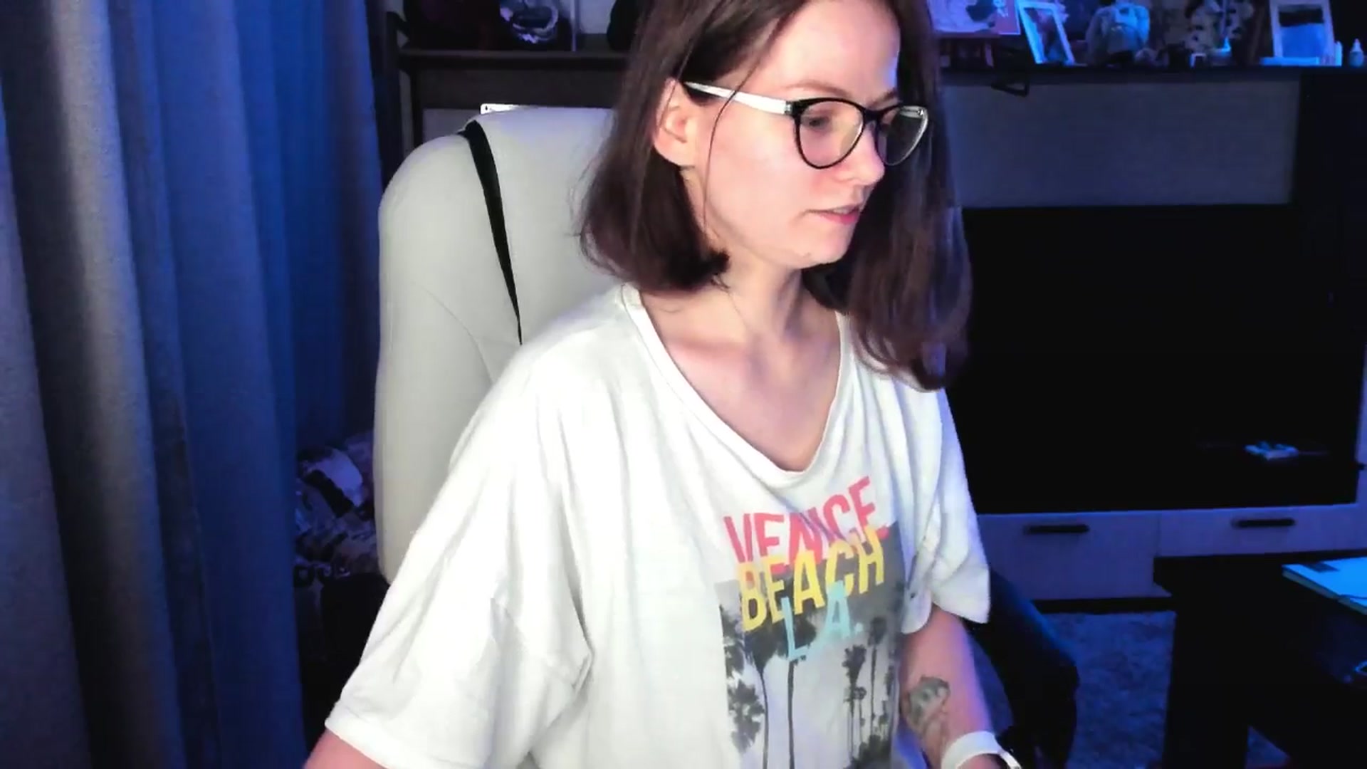 Gallery image thumbnail from MewTwo's myfreecams stream on, 08/12/2025, 22:26 image 2 of 20