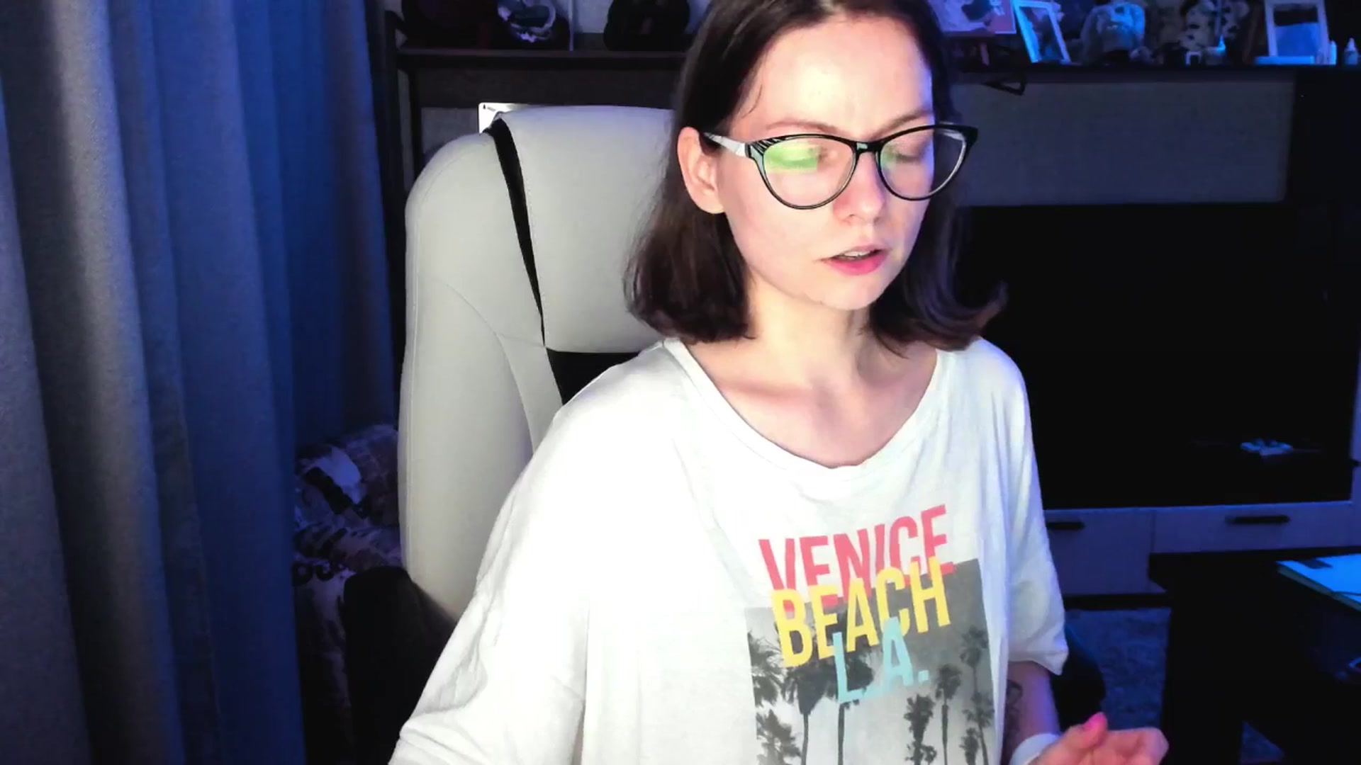 Gallery image thumbnail from MewTwo's myfreecams stream on, 08/12/2025, 22:26 image 17 of 20