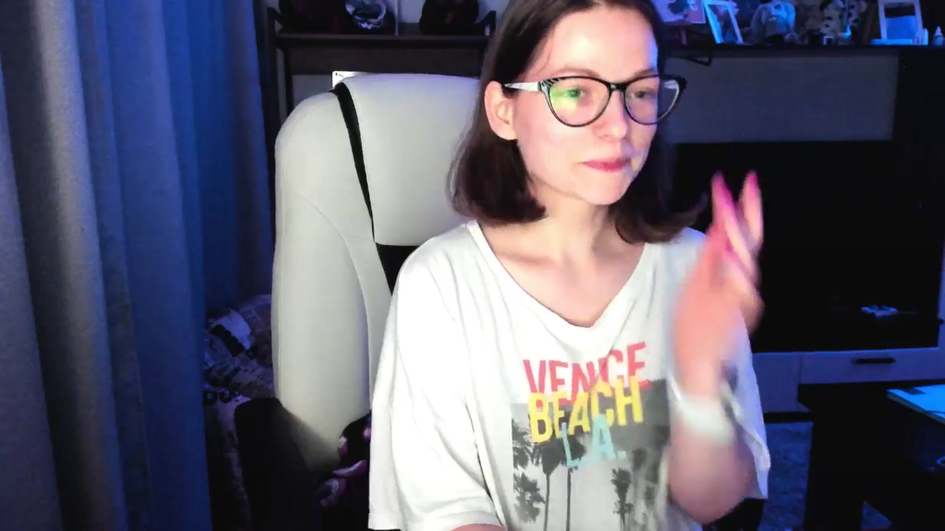 Gallery image thumbnail from MewTwo's myfreecams stream on, 08/12/2025, 22:26 image 8 of 20
