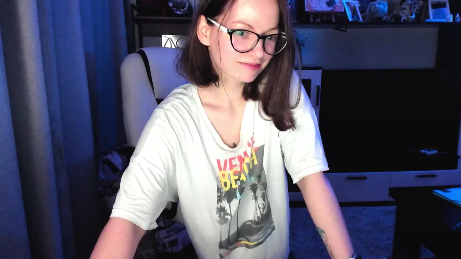 Gallery image thumbnail from MewTwo's myfreecams stream on, 08/12/2025, 22:26 image 1 of 20