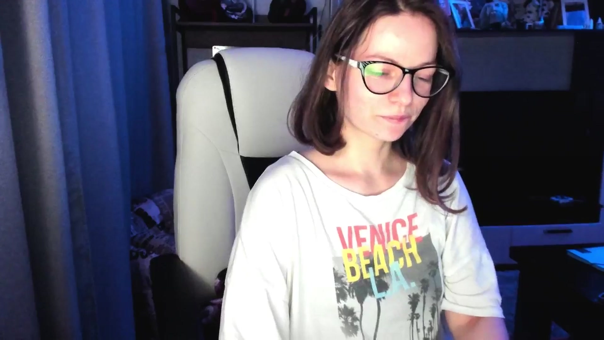 Gallery image thumbnail from MewTwo's myfreecams stream on, 08/12/2025, 22:58 image 4 of 20
