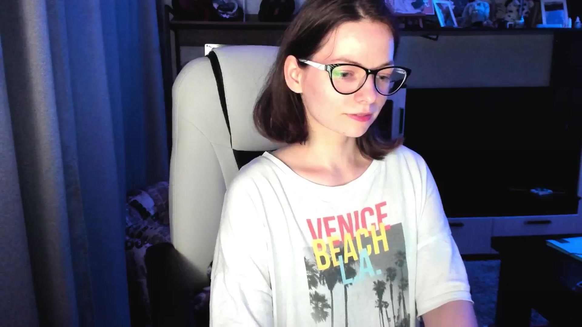 Gallery image thumbnail from MewTwo's myfreecams stream on, 08/12/2025, 22:58 image 14 of 20