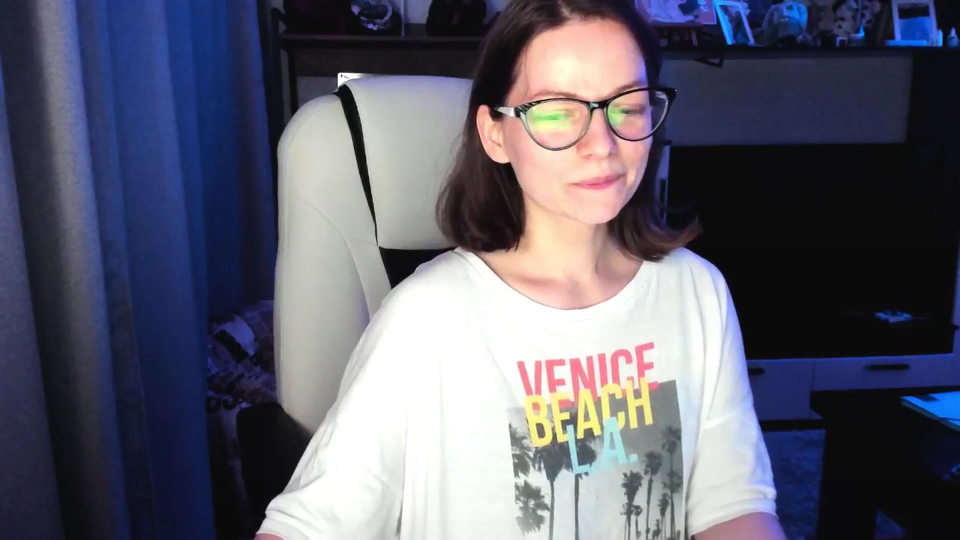 Gallery image thumbnail from MewTwo's myfreecams stream on, 08/12/2025, 22:58 image 15 of 20