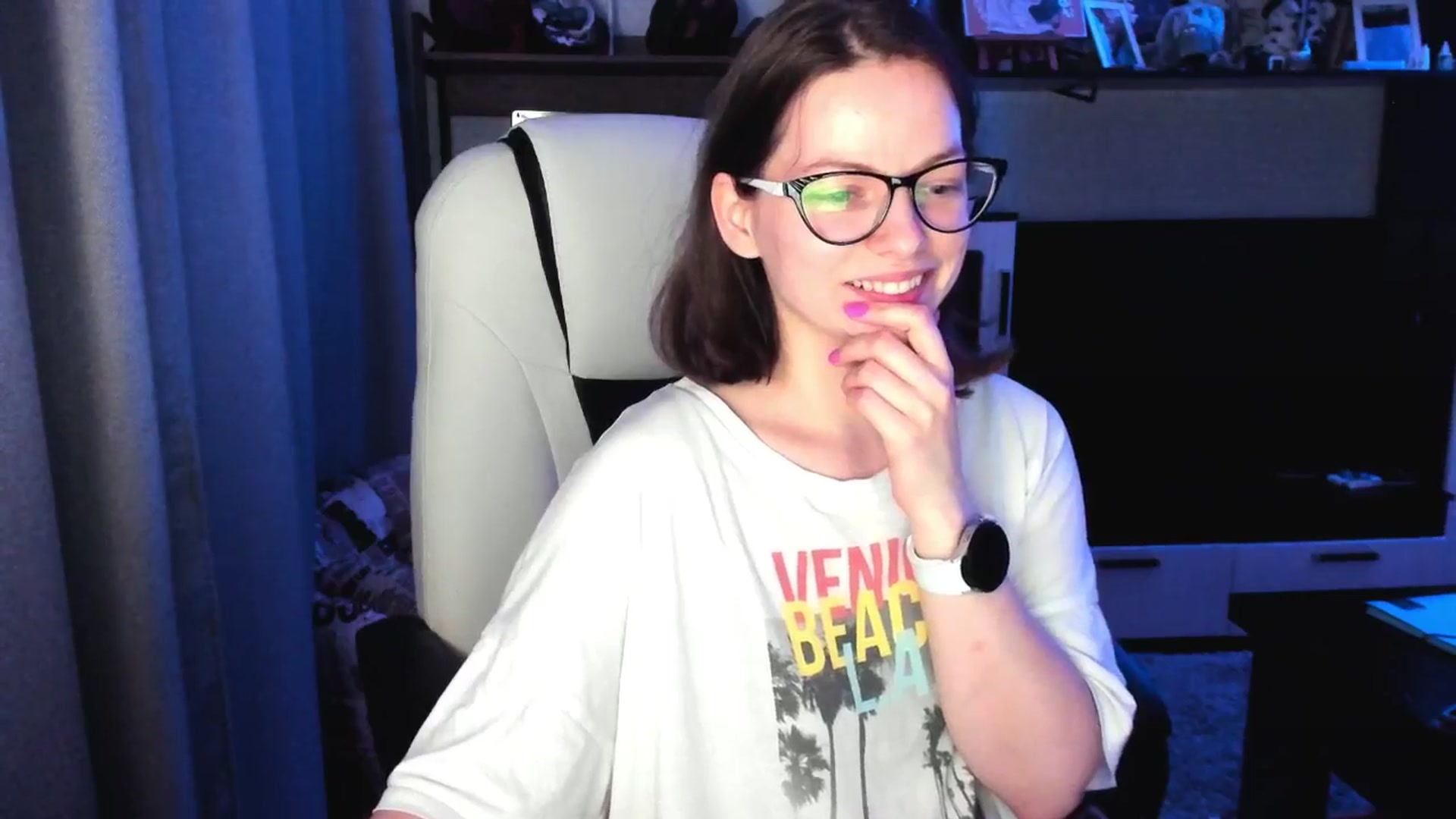 Gallery image thumbnail from MewTwo's myfreecams stream on, 08/12/2025, 22:58 image 12 of 20