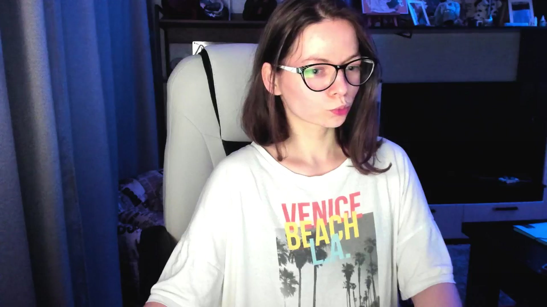 Gallery image thumbnail from MewTwo's myfreecams stream on, 08/12/2025, 22:58 image 6 of 20