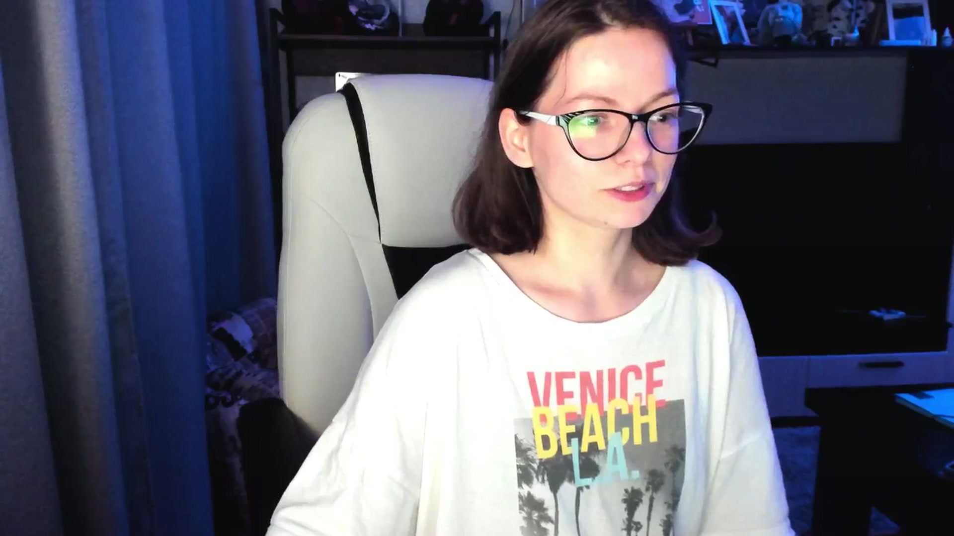 Gallery image thumbnail from MewTwo's myfreecams stream on, 08/12/2025, 22:58 image 9 of 20