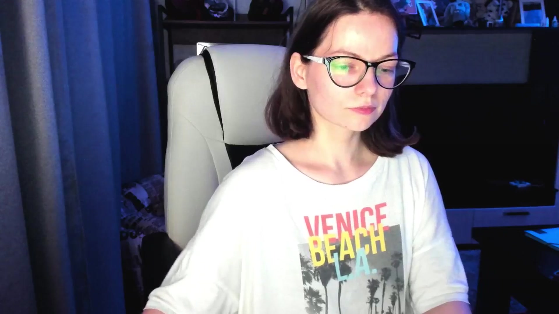 Gallery image thumbnail from MewTwo's myfreecams stream on, 08/12/2025, 22:58 image 8 of 20