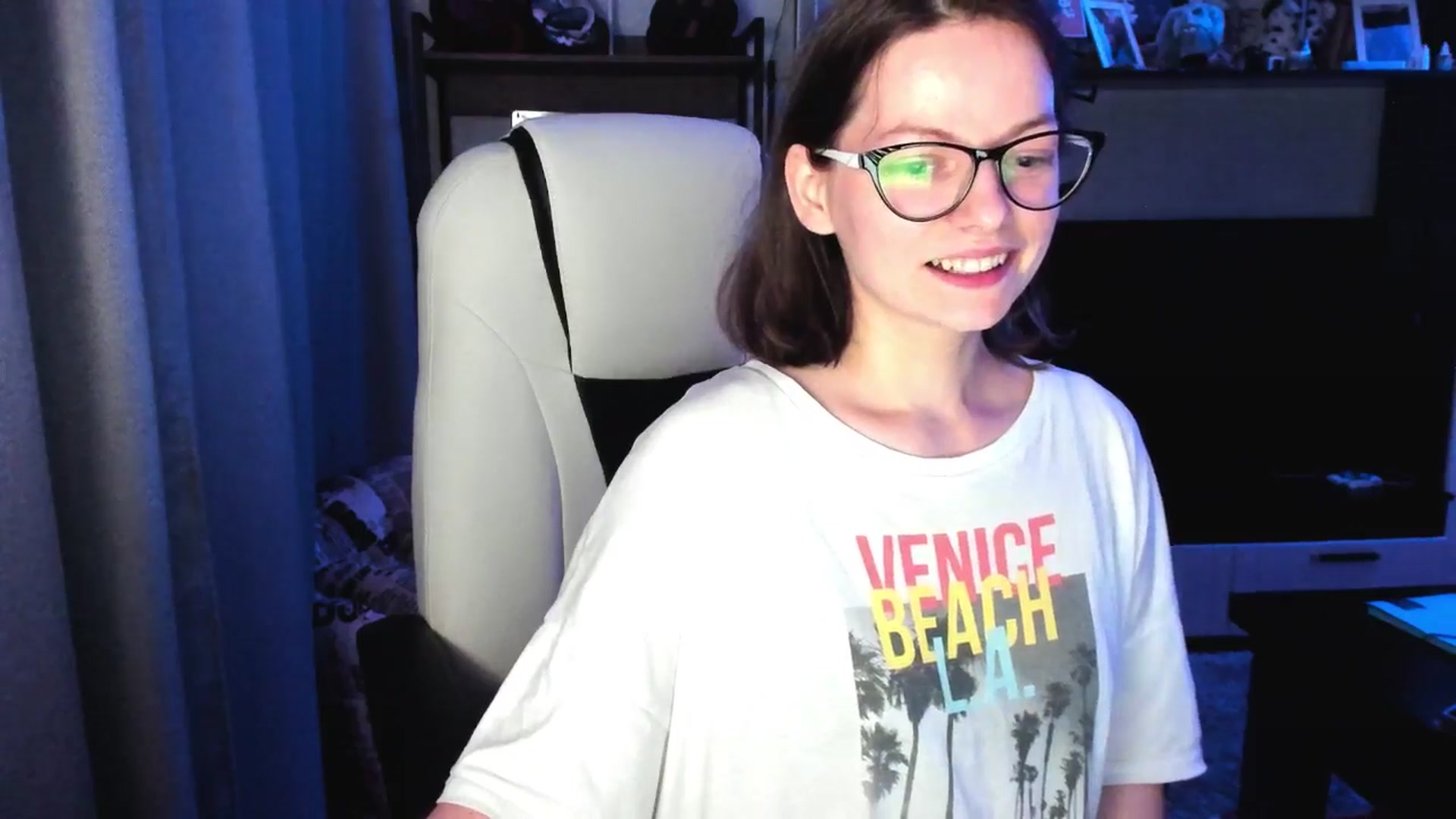 Gallery image thumbnail from MewTwo's myfreecams stream on, 08/12/2025, 22:58 image 11 of 20