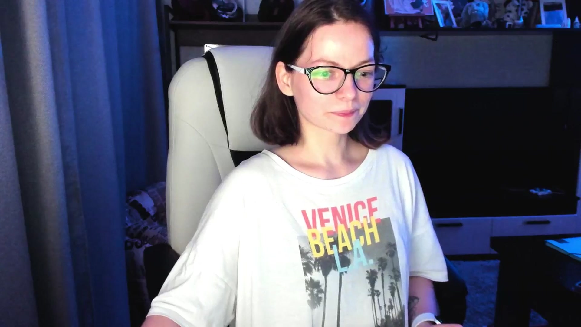 Gallery image thumbnail from MewTwo's myfreecams stream on, 08/12/2025, 22:58 image 16 of 20