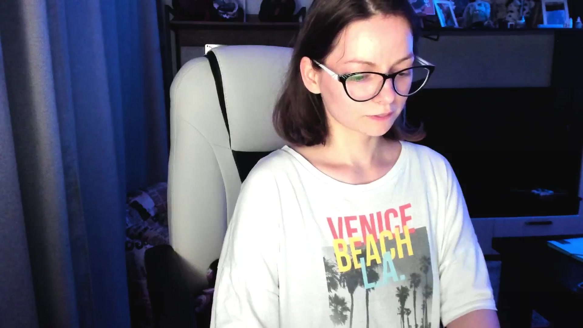 Gallery image thumbnail from MewTwo's myfreecams stream on, 08/12/2025, 22:58 image 10 of 20