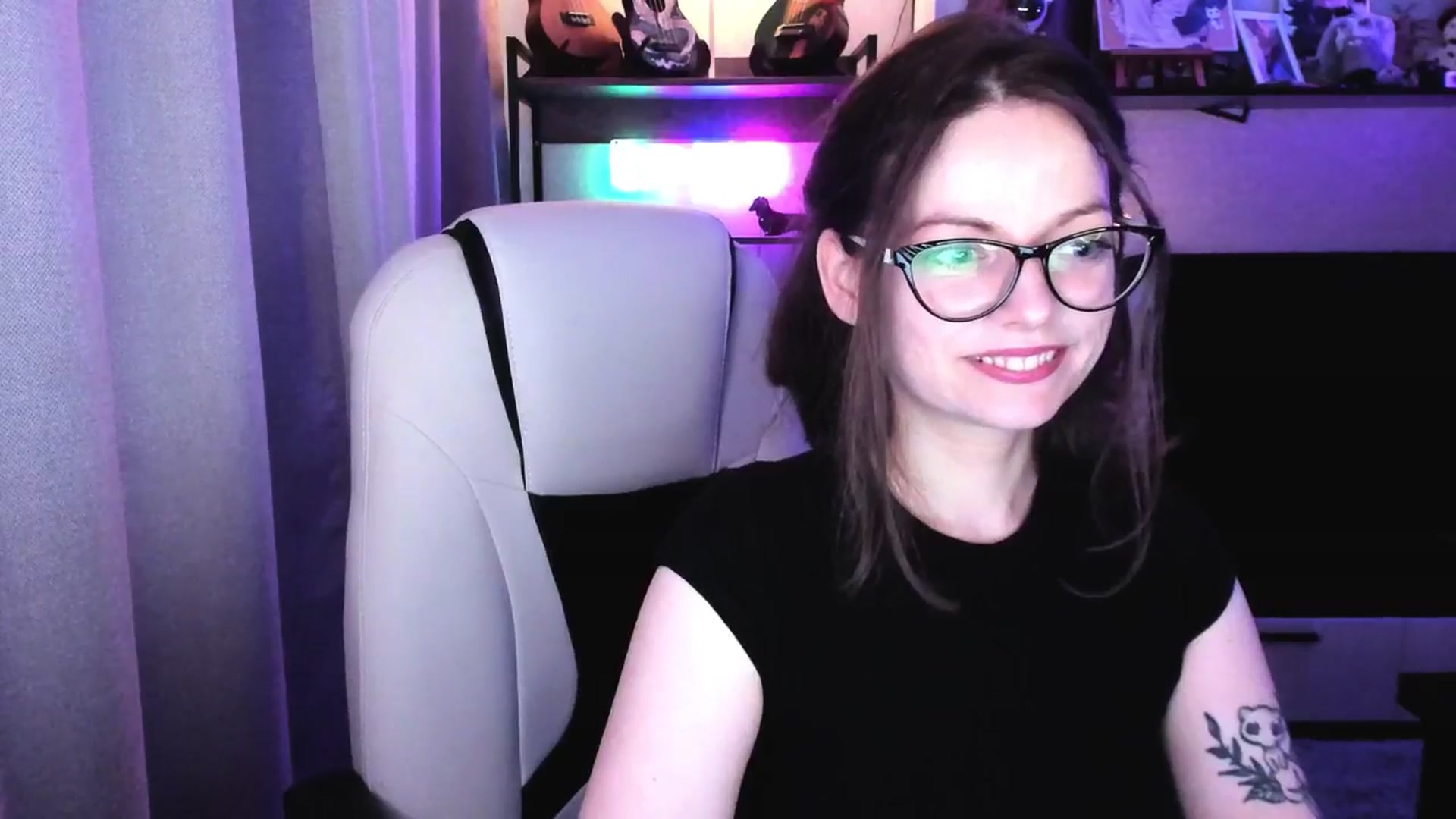 Gallery image thumbnail from MewTwo's myfreecams stream on, 08/14/2025, 08:24 image 5 of 20