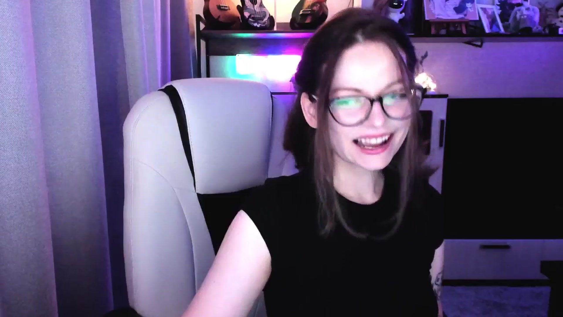Gallery image thumbnail from MewTwo's myfreecams stream on, 08/14/2025, 08:24 image 4 of 20