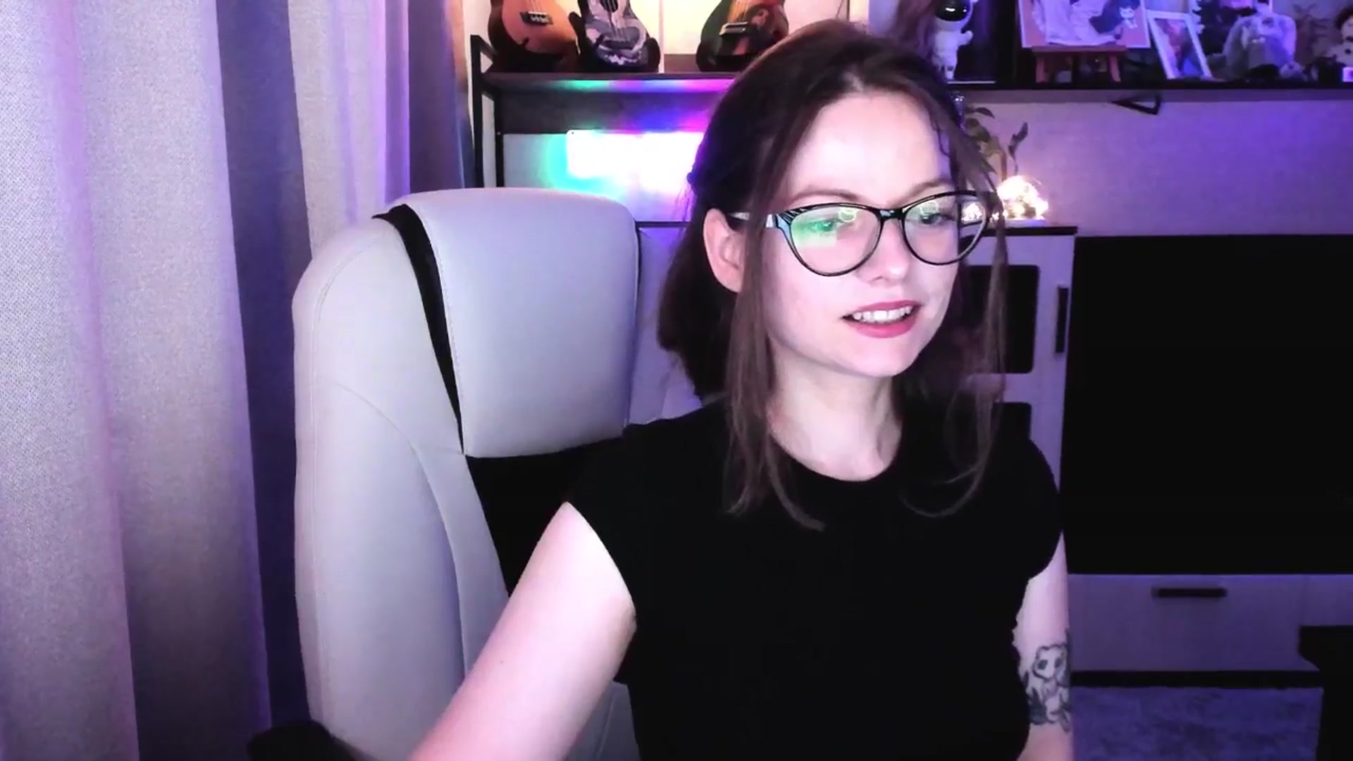 Gallery image thumbnail from MewTwo's myfreecams stream on, 08/14/2025, 08:24 image 2 of 20