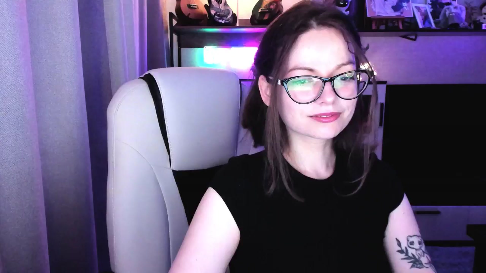 Gallery image thumbnail from MewTwo's myfreecams stream on, 08/14/2025, 08:24 image 1 of 20
