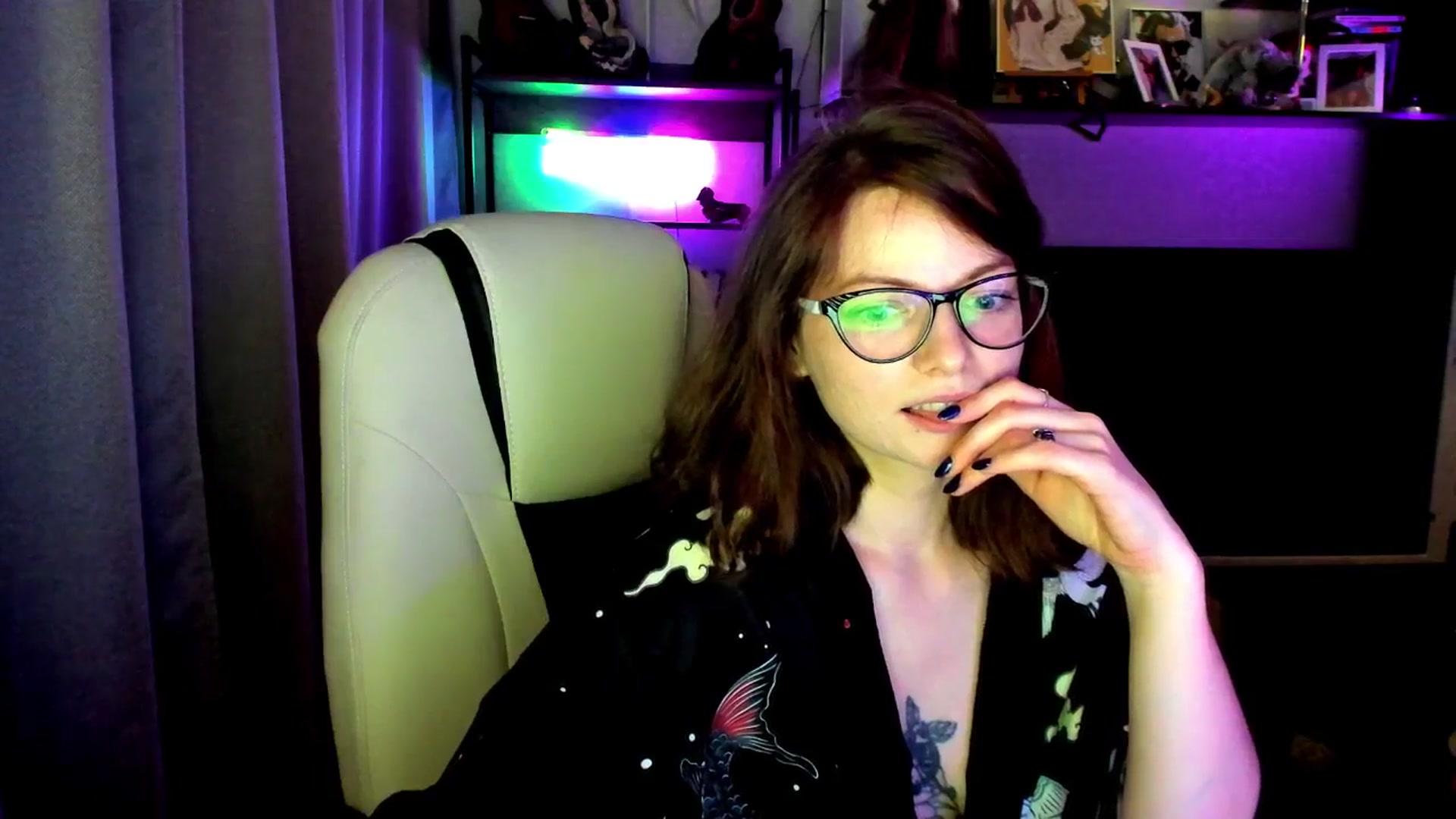 Gallery image thumbnail from MewTwo's myfreecams stream on, 09/23/2025, 19:32 image 19 of 20