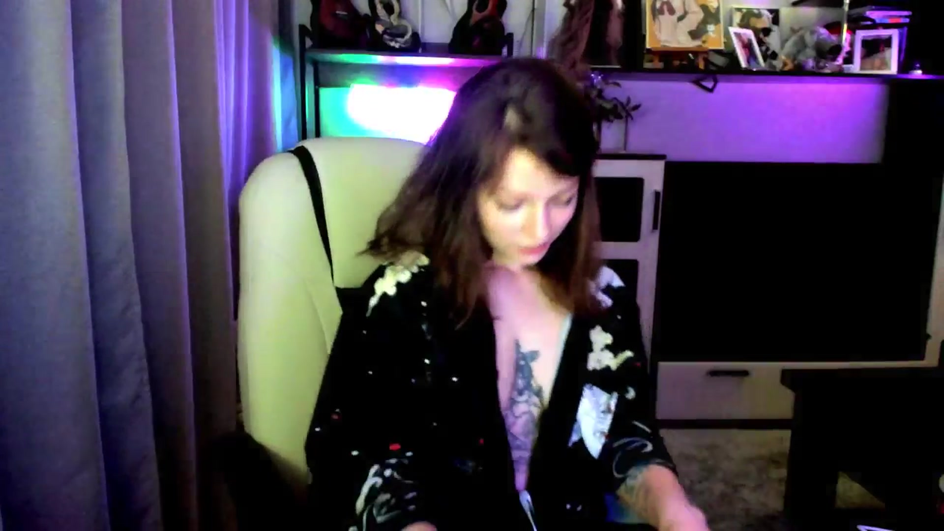 Gallery image thumbnail from MewTwo's myfreecams stream on, 09/23/2025, 19:32 image 7 of 20
