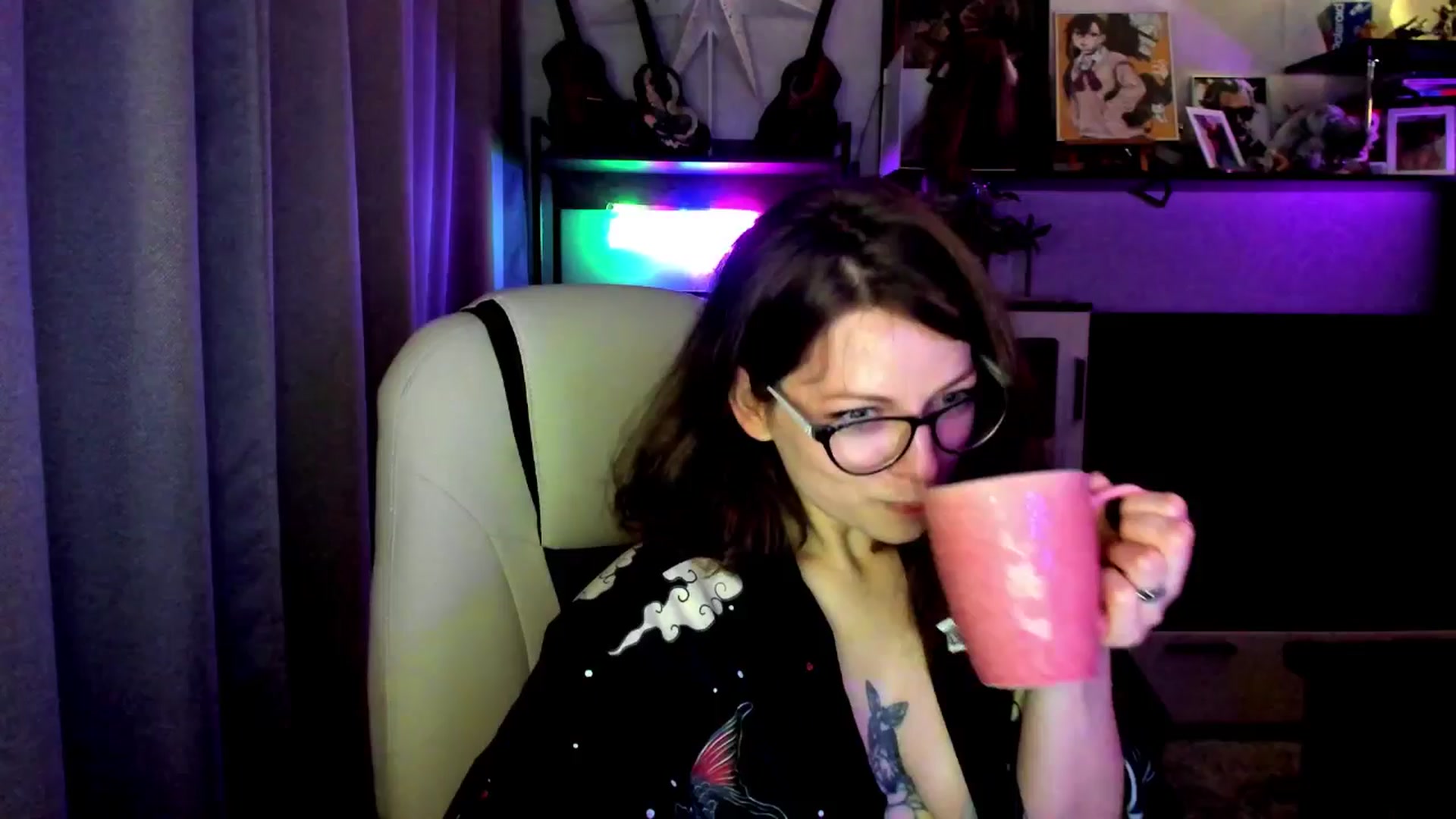 Gallery image thumbnail from MewTwo's myfreecams stream on, 09/23/2025, 20:18 image 19 of 20