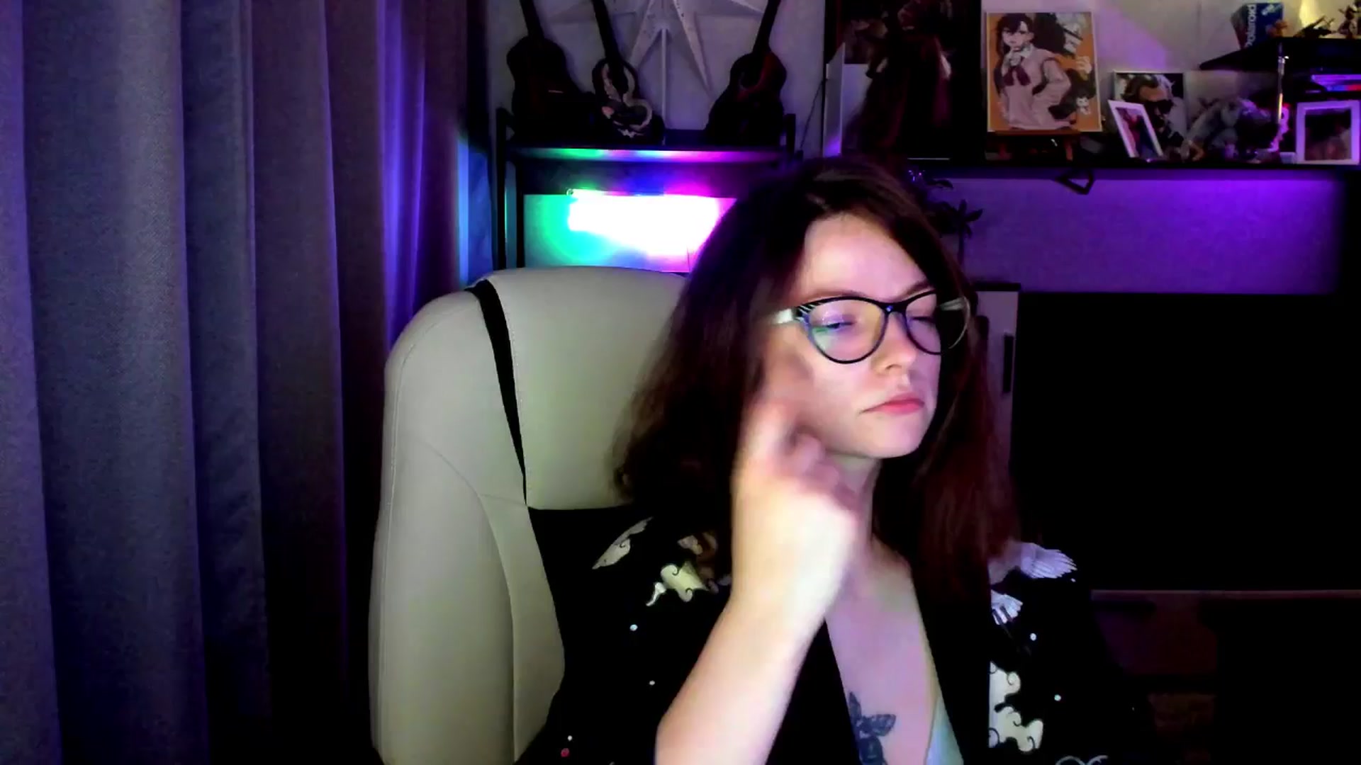 Gallery image thumbnail from MewTwo's myfreecams stream on, 09/23/2025, 20:18 image 7 of 20