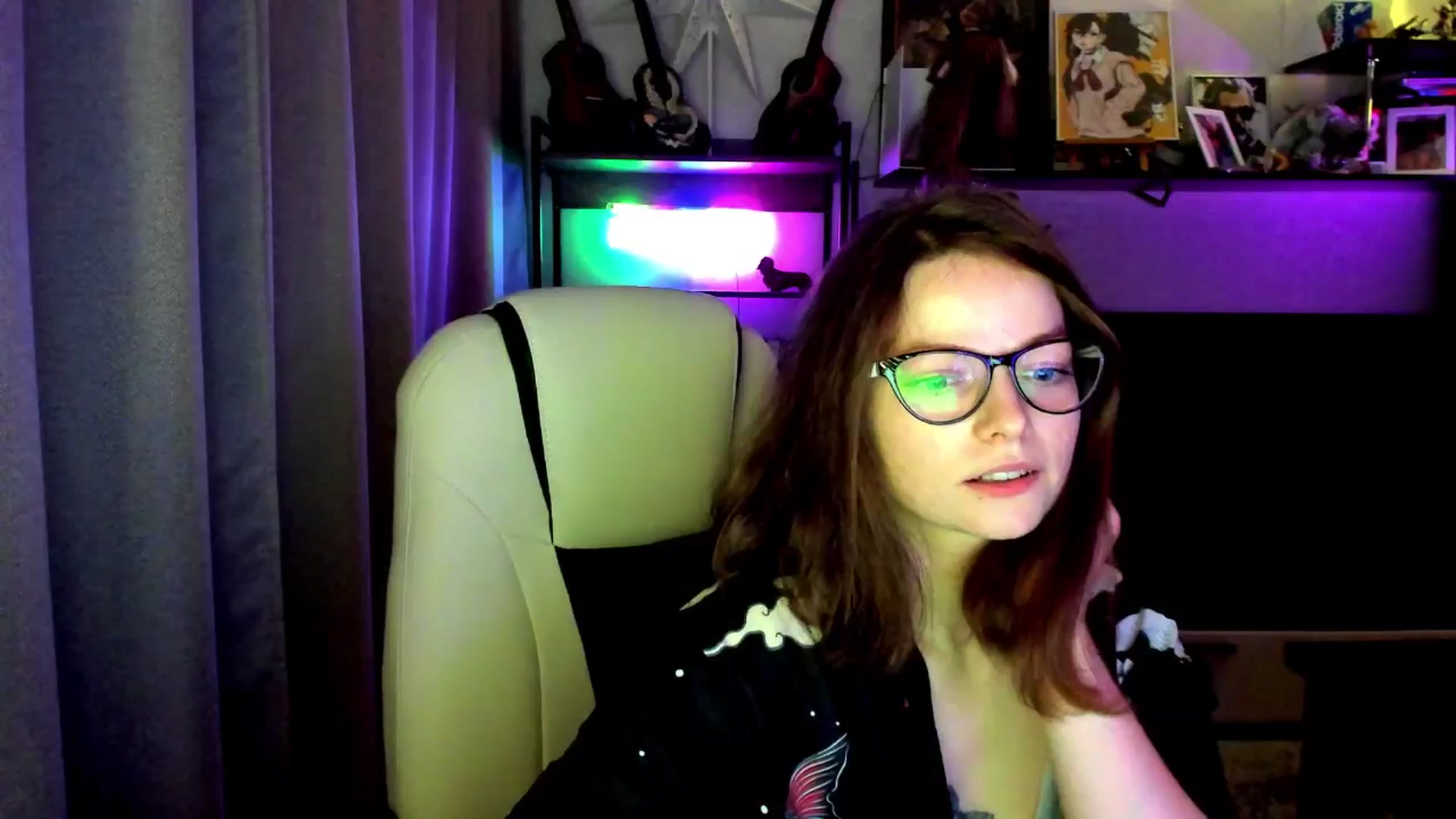 Gallery image thumbnail from MewTwo's myfreecams stream on, 09/23/2025, 20:18 image 15 of 20