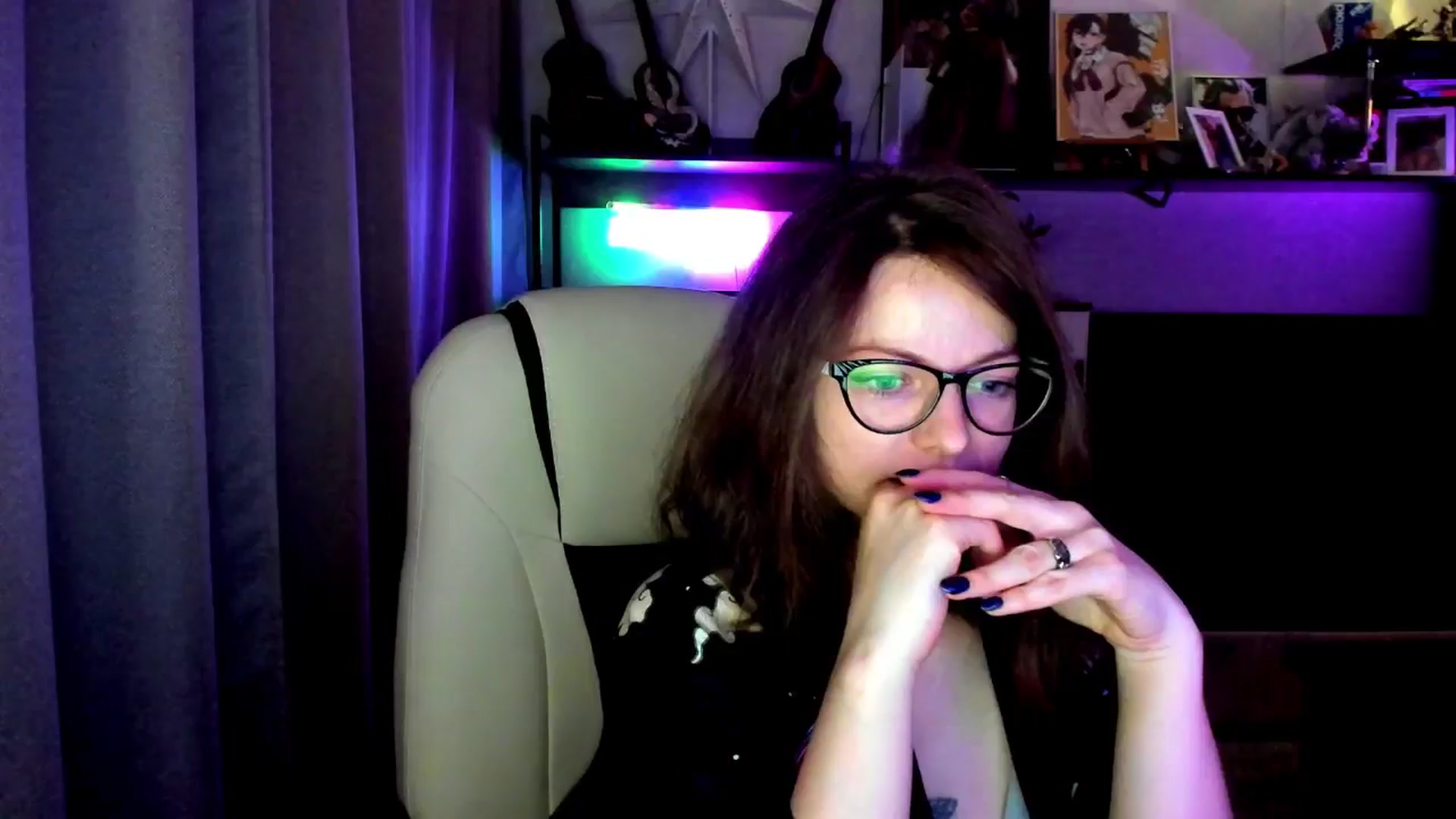 Gallery image thumbnail from MewTwo's myfreecams stream on, 09/23/2025, 20:18 image 9 of 20