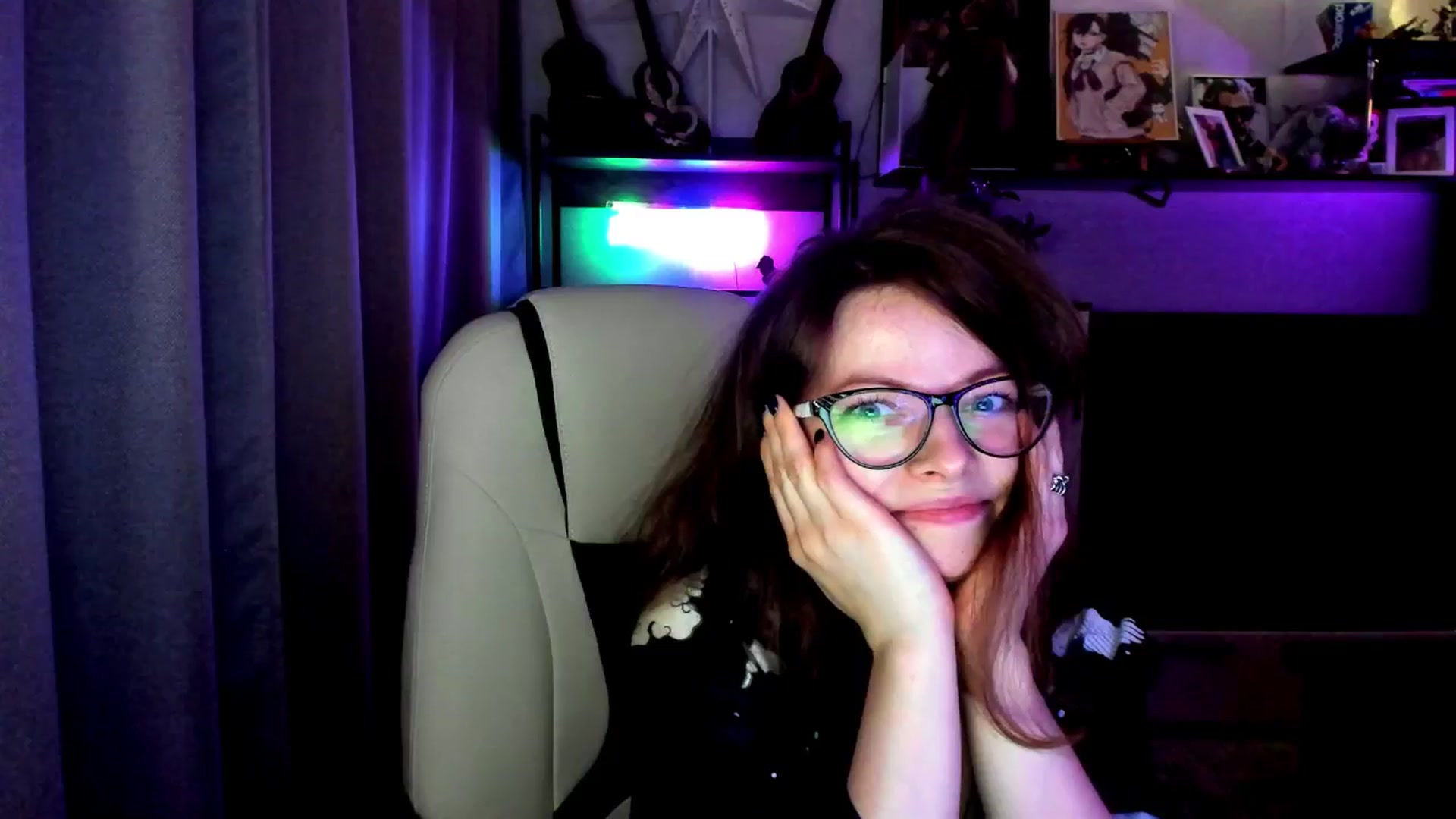 Gallery image thumbnail from MewTwo's myfreecams stream on, 09/23/2025, 20:18 image 6 of 20