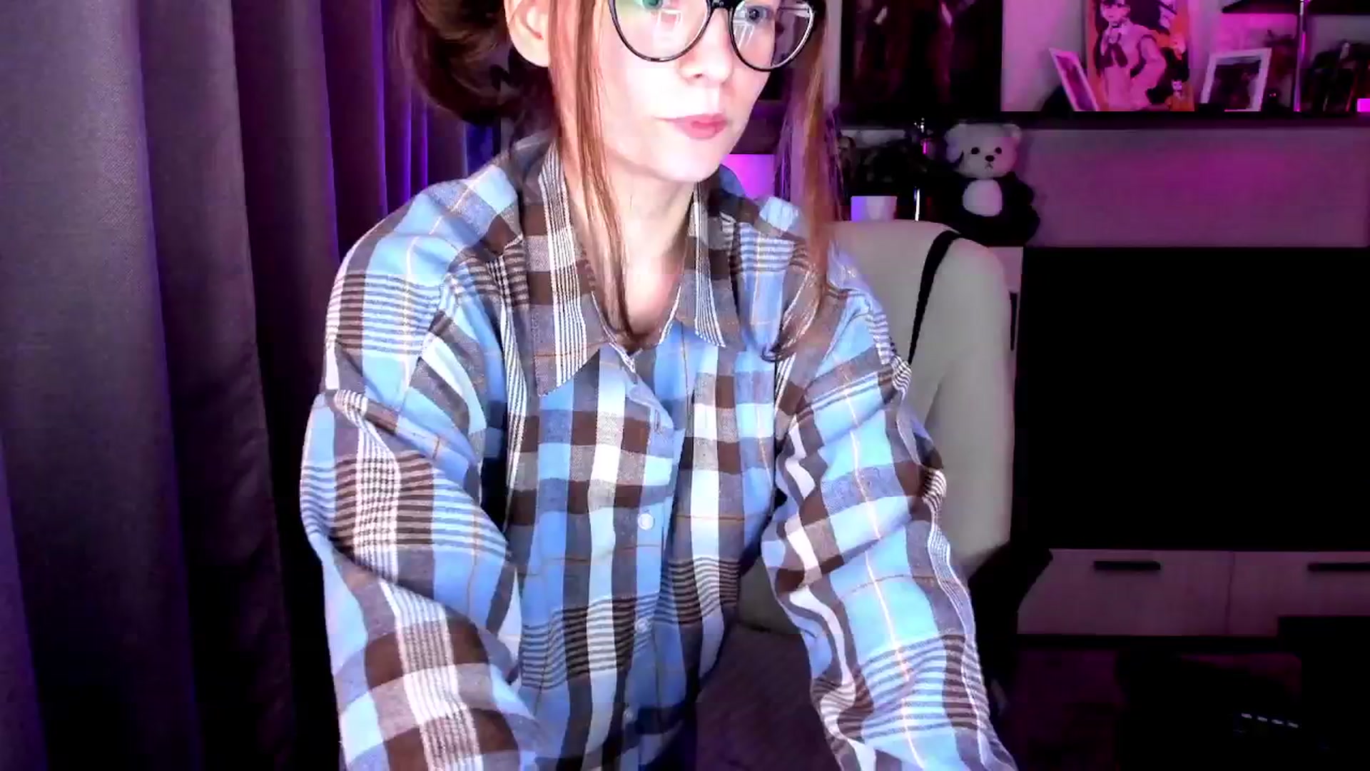 Gallery image thumbnail from MewTwo's myfreecams stream on, 10/04/2025, 23:54 image 14 of 20