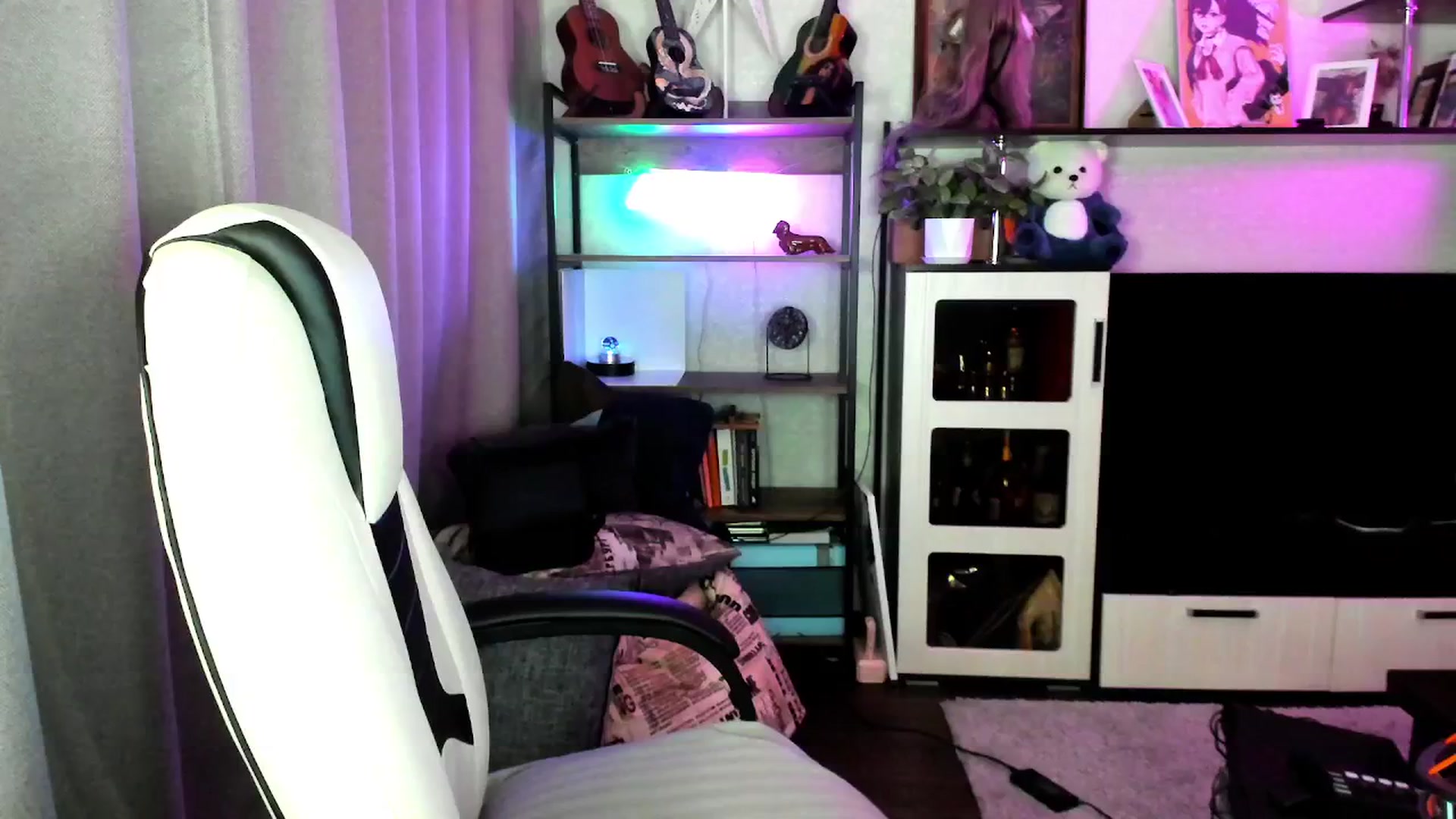 Gallery image thumbnail from MewTwo's myfreecams stream on, 10/06/2025, 01:56 image 1 of 20
