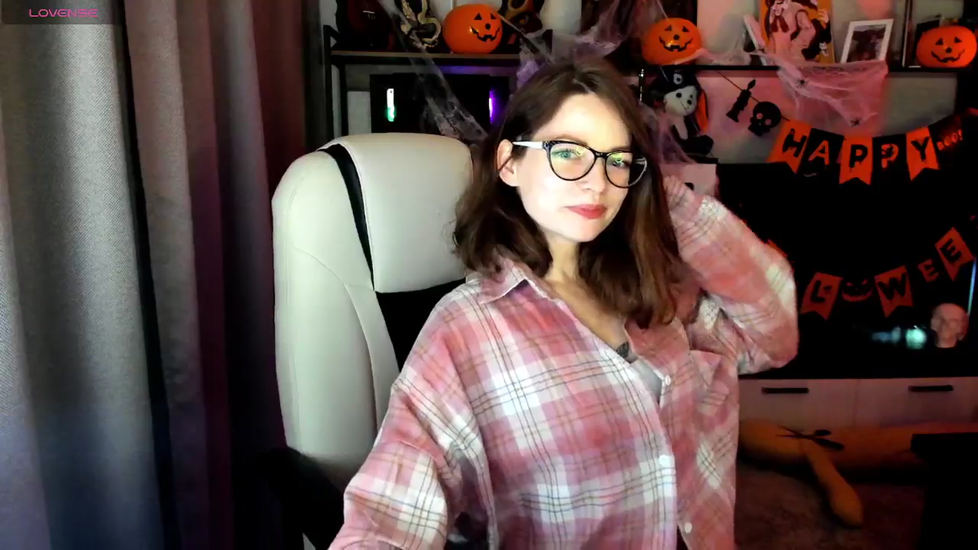 Gallery image thumbnail from MewTwo's myfreecams stream on, 10/25/2025, 23:16 image 16 of 20