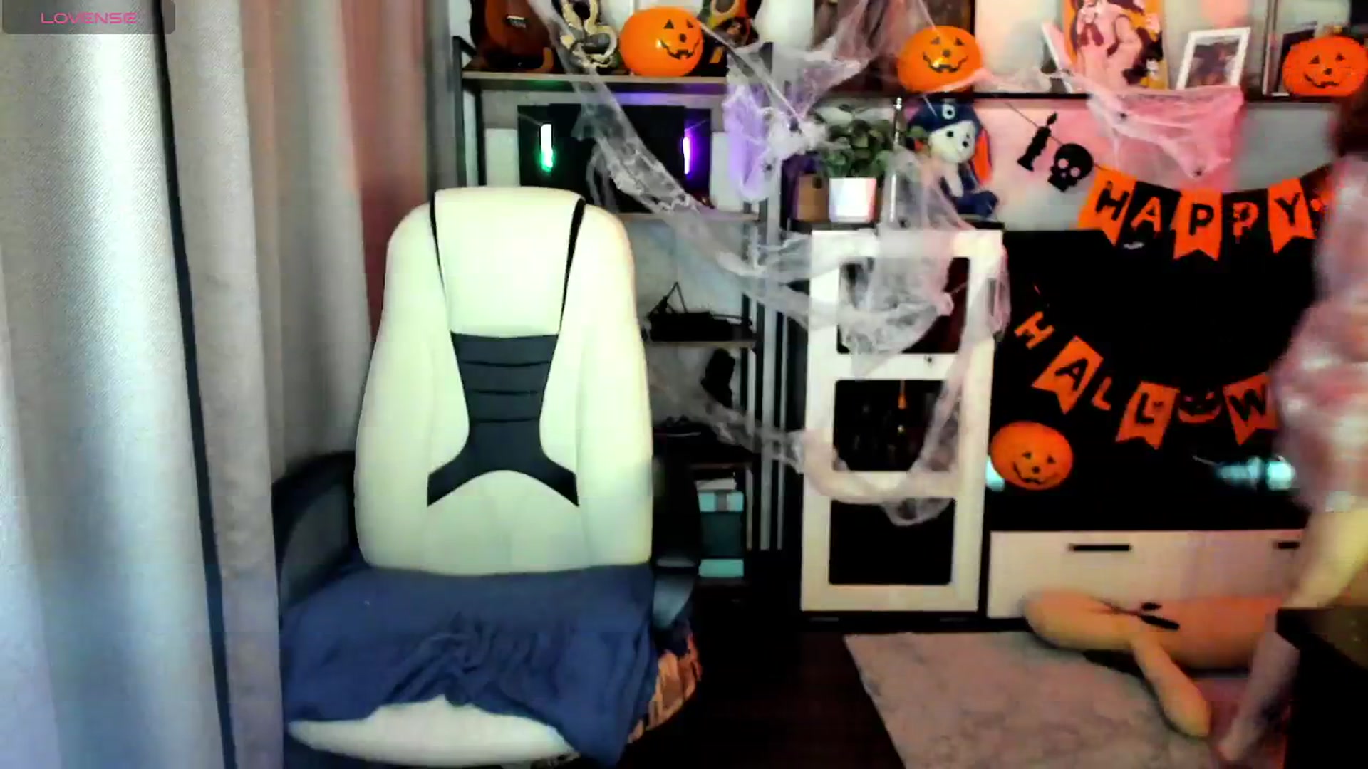 Gallery image thumbnail from MewTwo's myfreecams stream on, 10/25/2025, 23:16 image 12 of 20