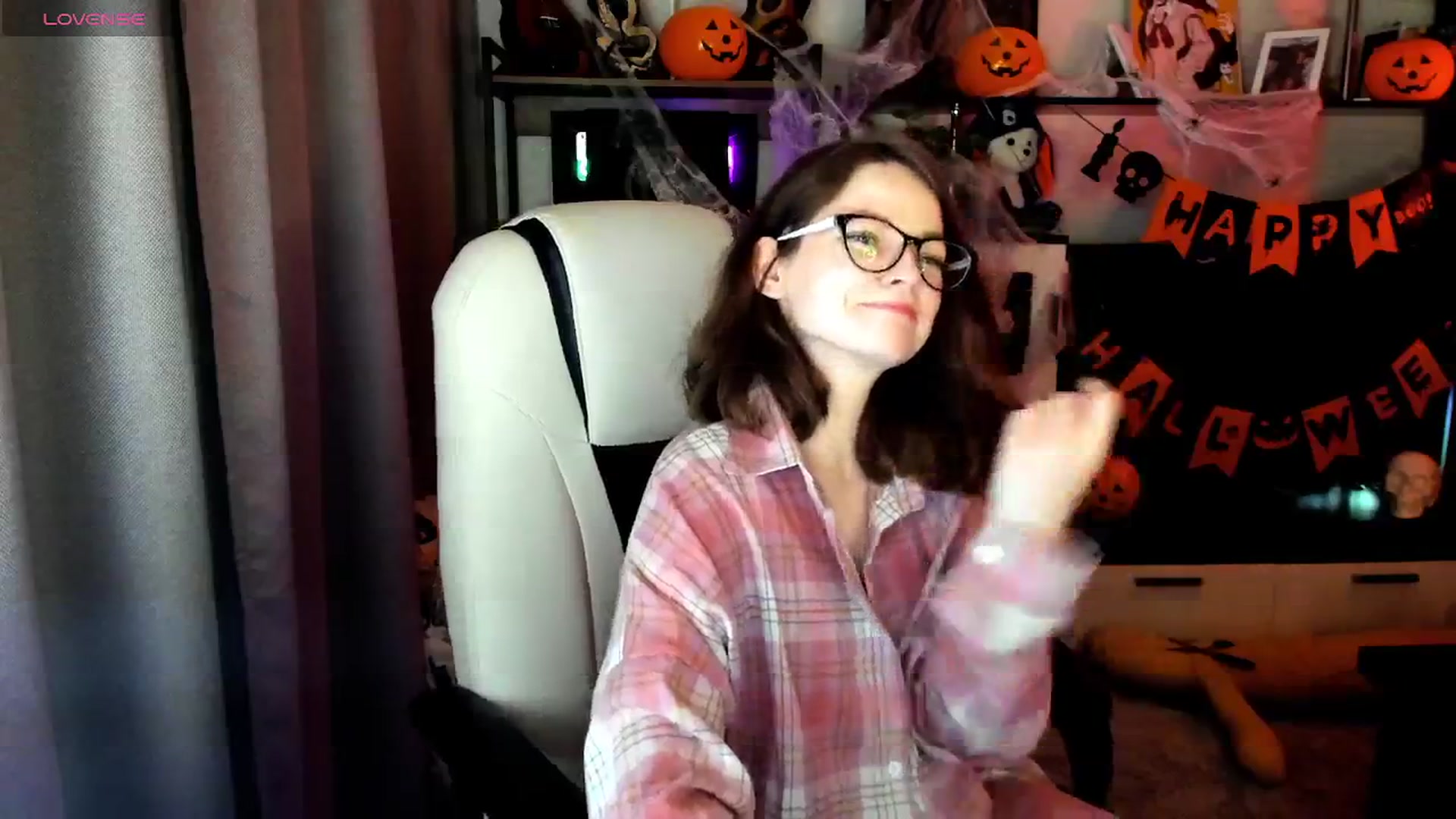 Gallery image thumbnail from MewTwo's myfreecams stream on, 10/25/2025, 23:16 image 15 of 20