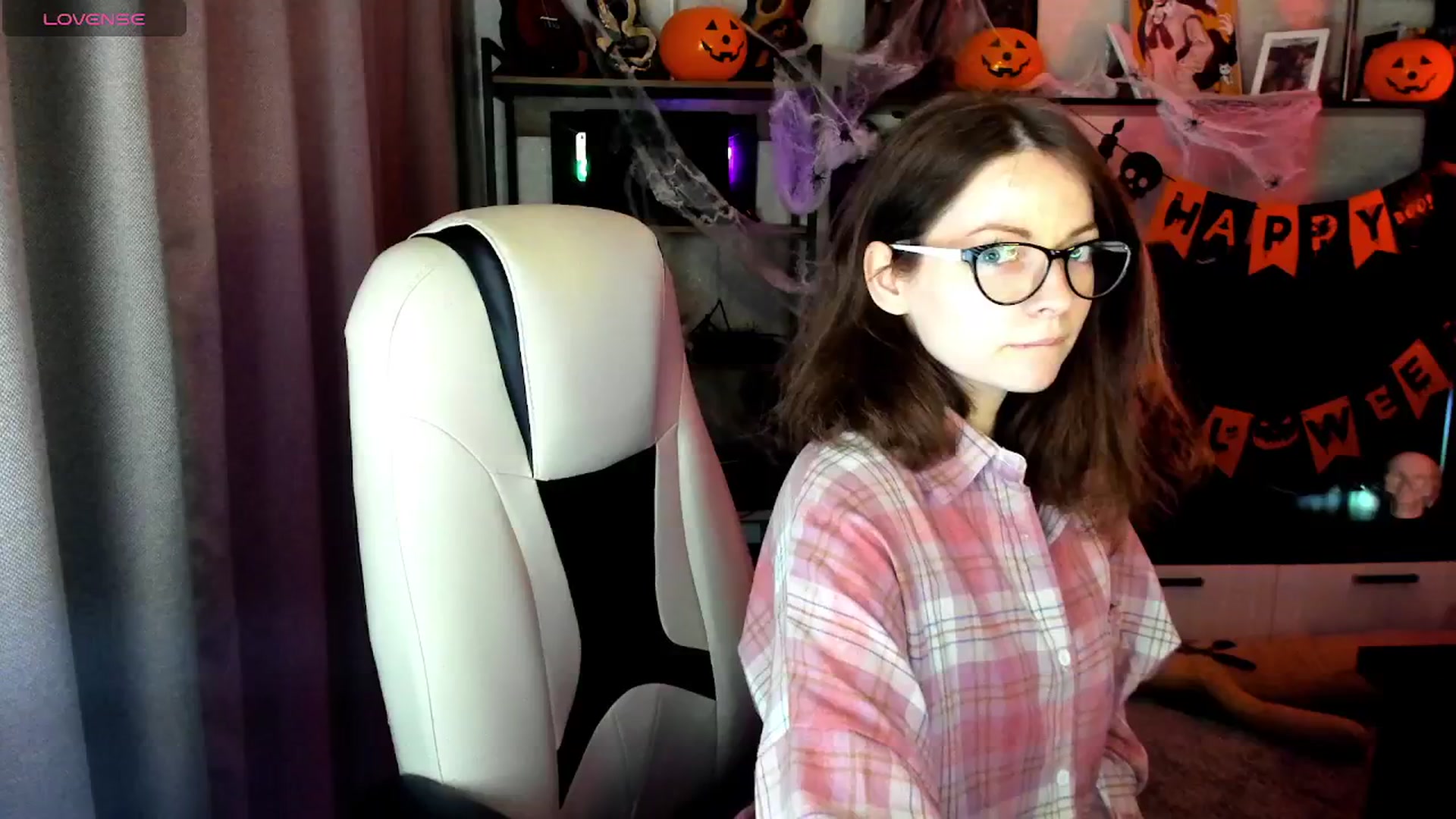 Gallery image thumbnail from MewTwo's myfreecams stream on, 10/26/2025, 24:59 image 2 of 20