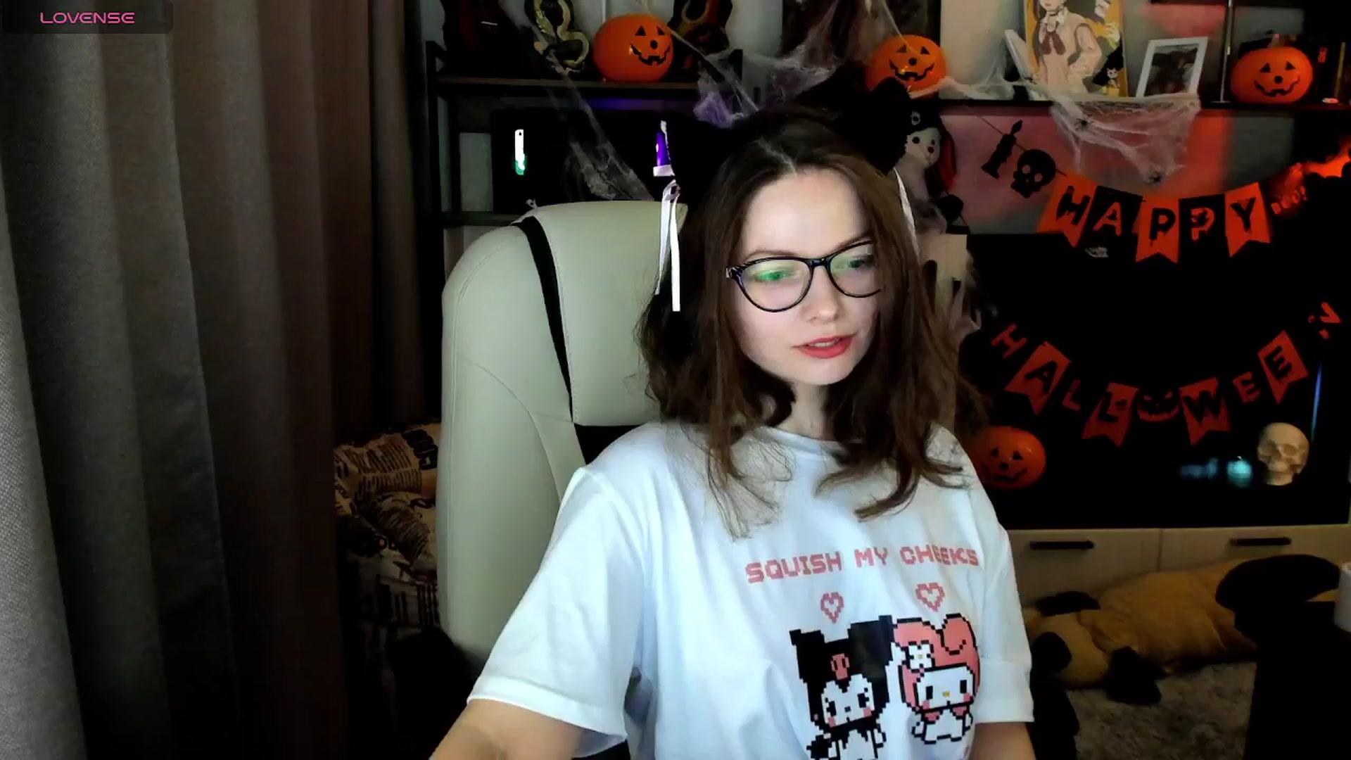 Gallery image thumbnail from MewTwo's myfreecams stream on, 10/27/2025, 24:01 image 6 of 20