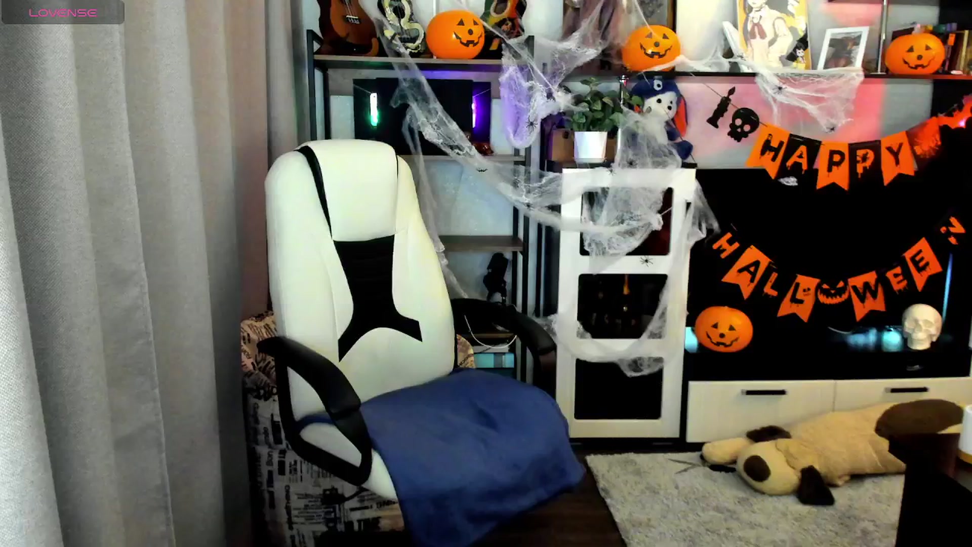 Gallery image thumbnail from MewTwo's myfreecams stream on, 10/27/2025, 24:01 image 18 of 20