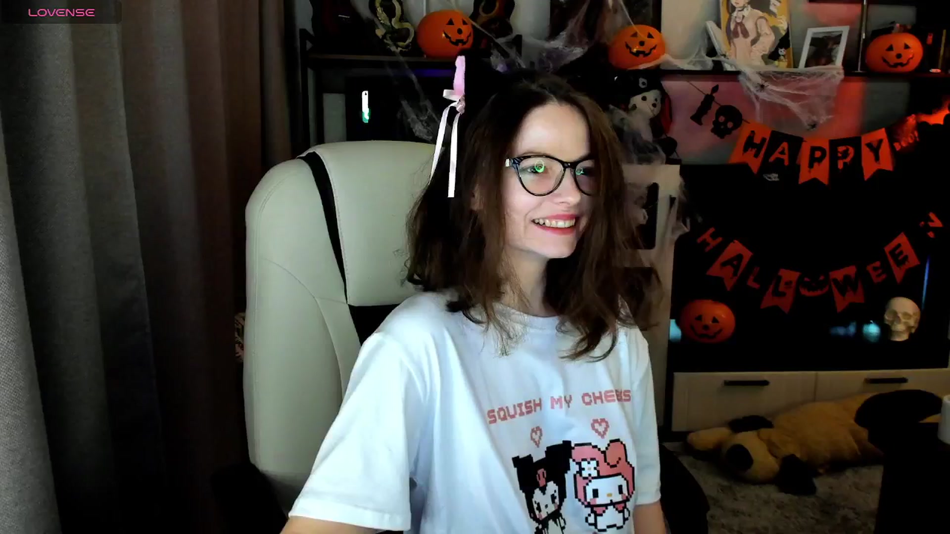 Gallery image thumbnail from MewTwo's myfreecams stream on, 10/27/2025, 24:01 image 15 of 20