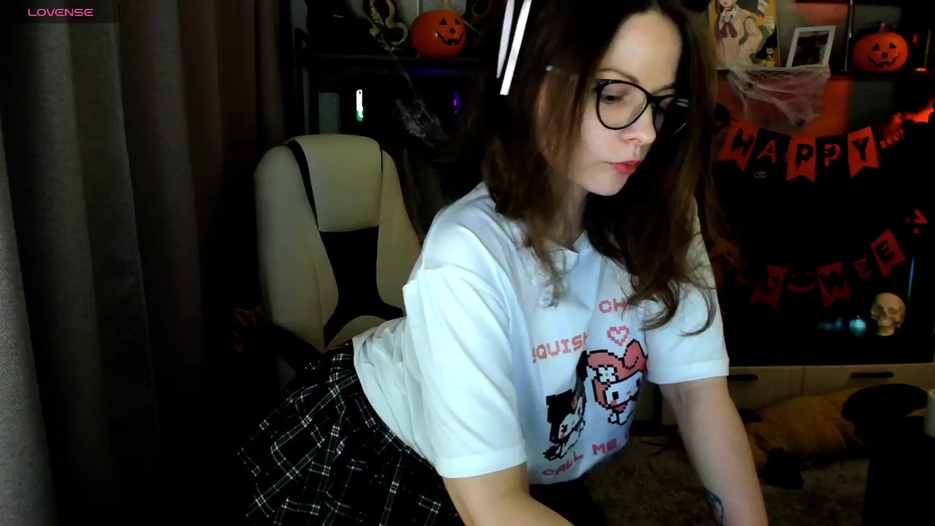Gallery image thumbnail from MewTwo's myfreecams stream on, 10/27/2025, 24:01 image 19 of 20