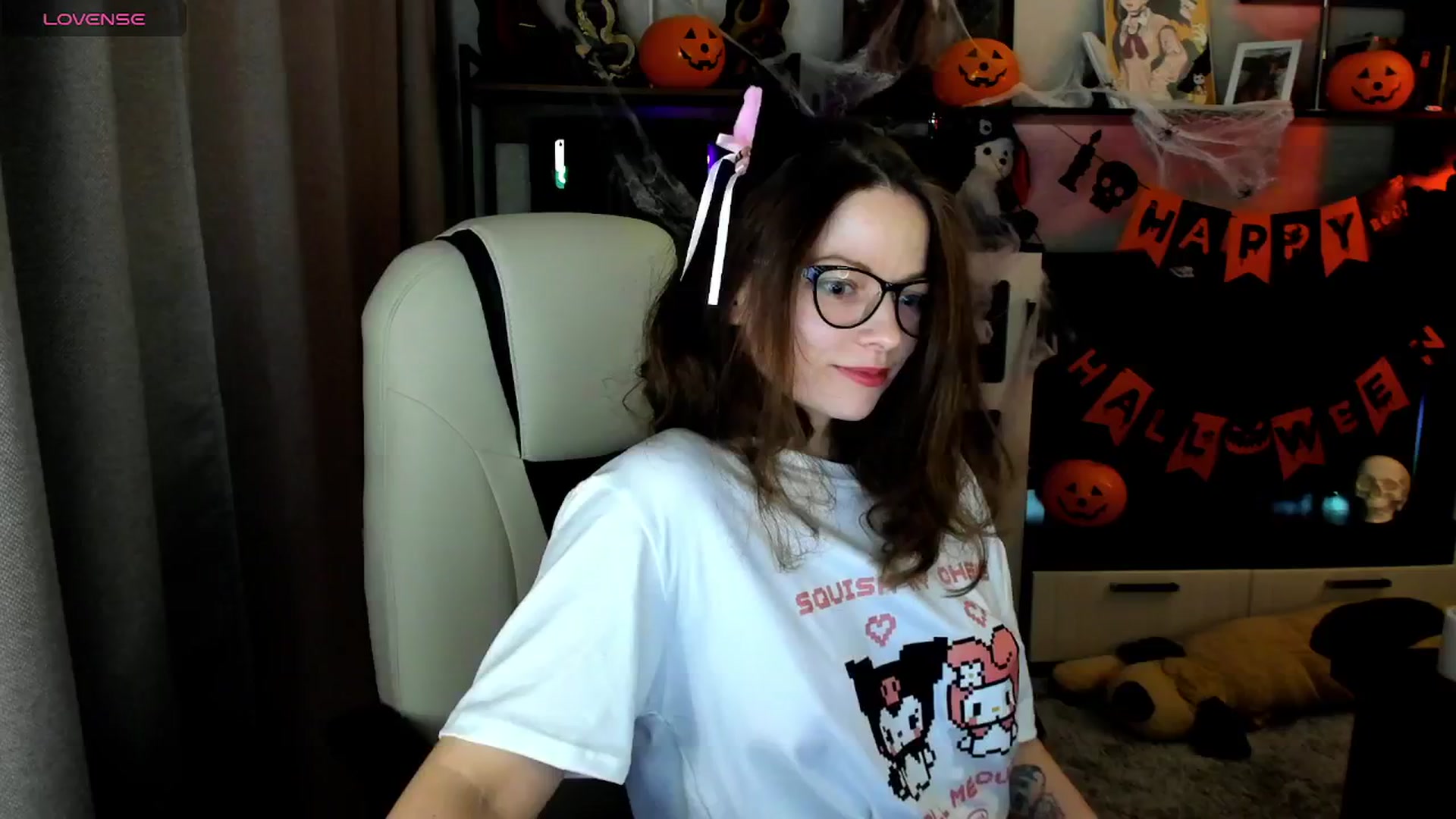Gallery image thumbnail from MewTwo's myfreecams stream on, 10/27/2025, 24:01 image 11 of 20
