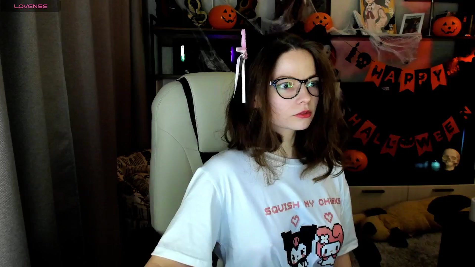Gallery image thumbnail from MewTwo's myfreecams stream on, 10/27/2025, 24:01 image 3 of 20