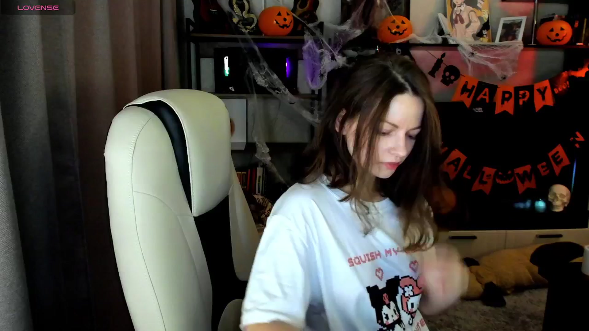 Gallery image thumbnail from MewTwo's myfreecams stream on, 10/27/2025, 24:48 image 12 of 20