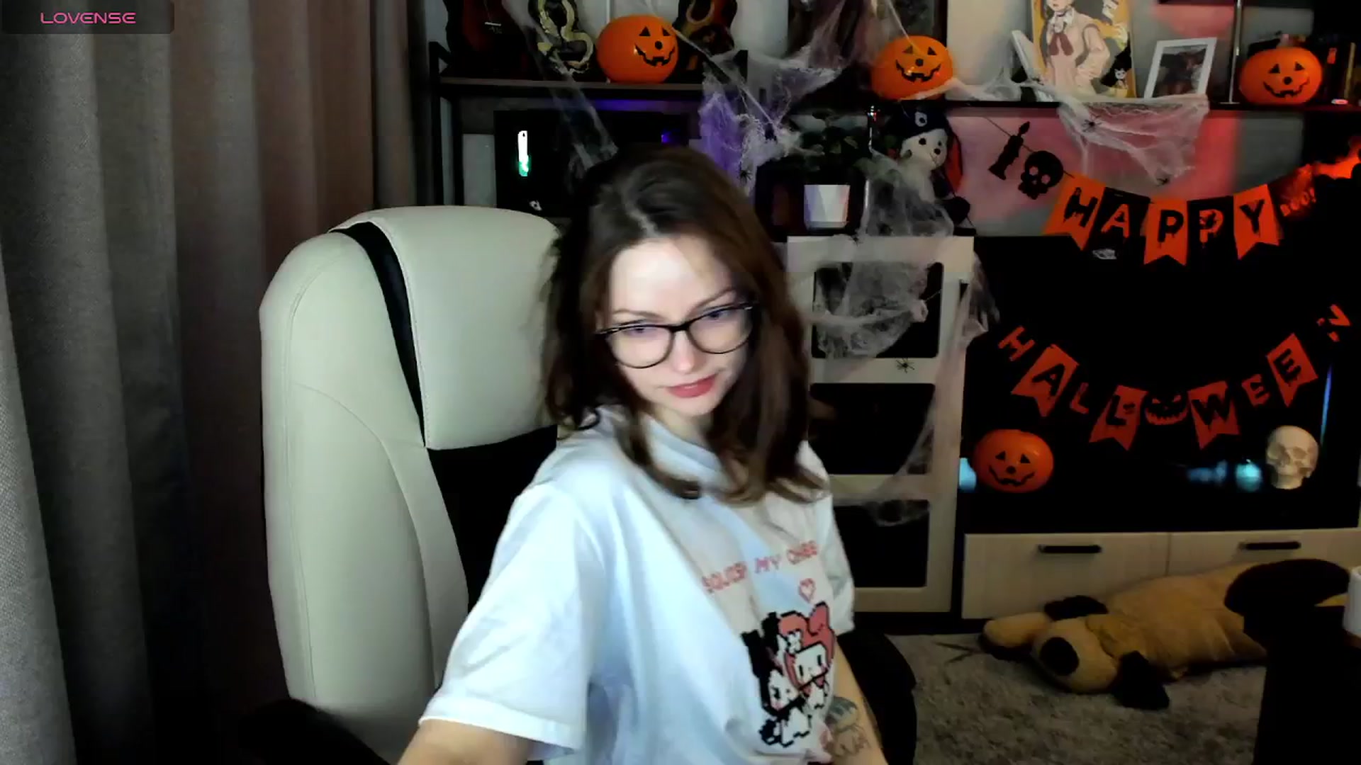 Gallery image thumbnail from MewTwo's myfreecams stream on, 10/27/2025, 24:48 image 17 of 20