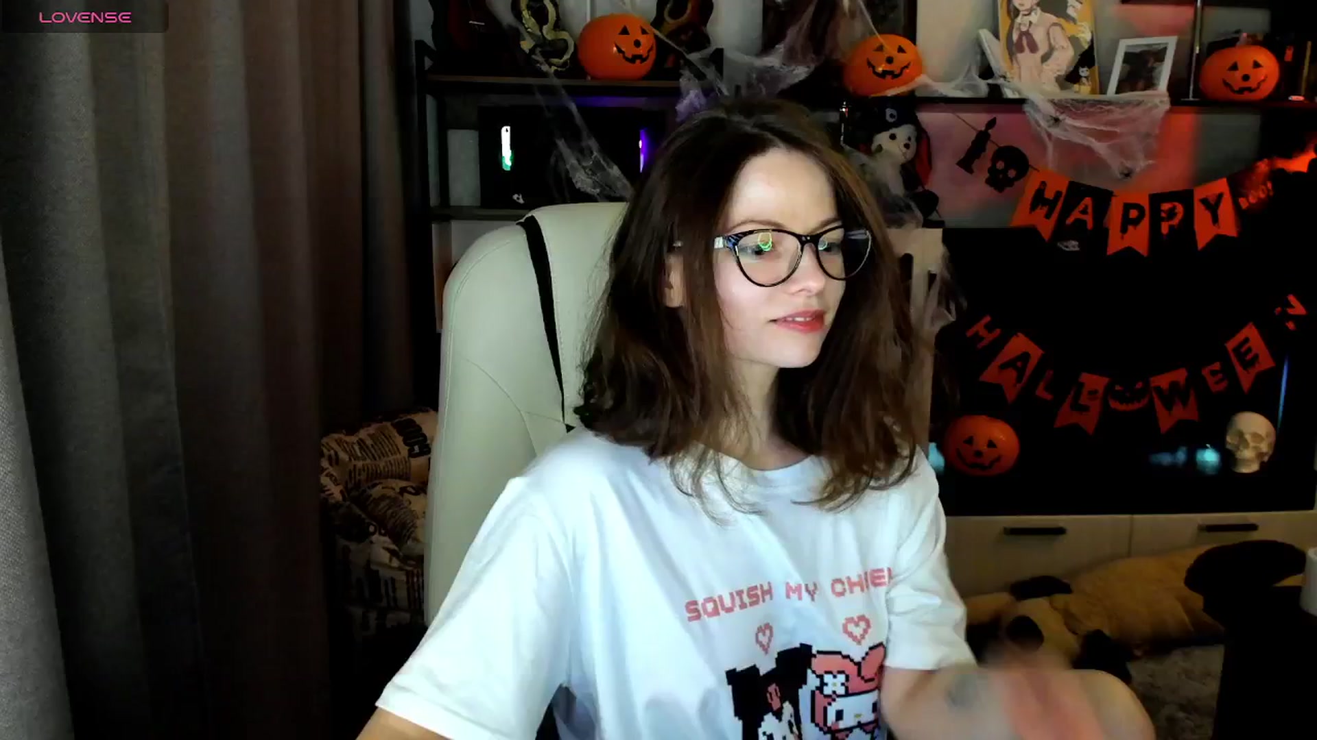 Gallery image thumbnail from MewTwo's myfreecams stream on, 10/27/2025, 24:48 image 10 of 20