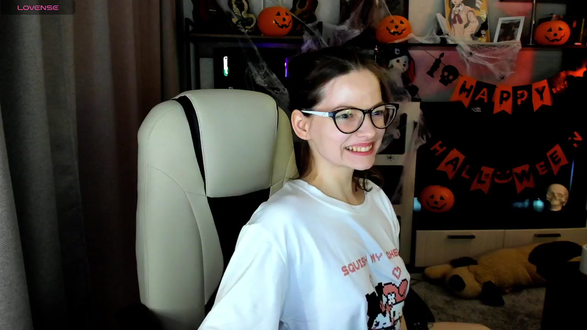 Gallery image thumbnail from MewTwo's myfreecams stream on, 10/27/2025, 24:48 image 14 of 20