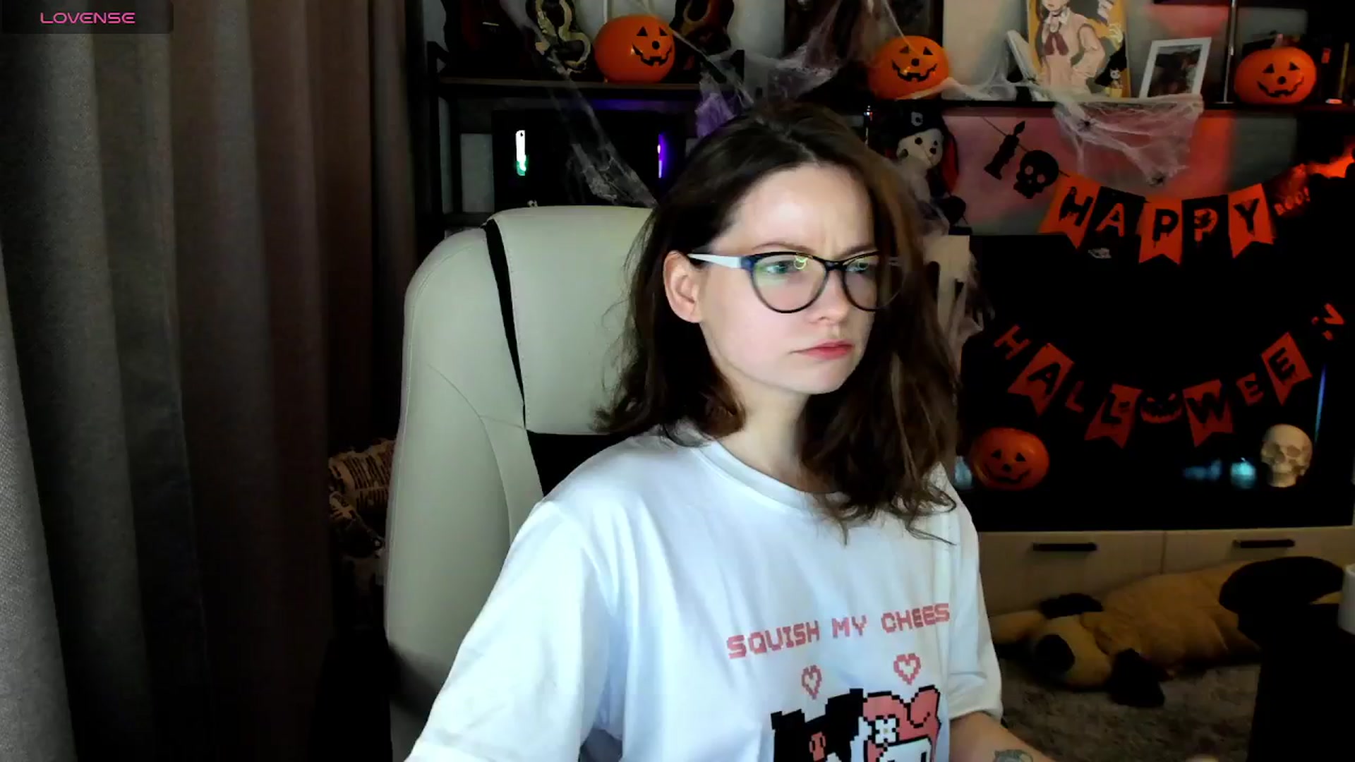 Gallery image thumbnail from MewTwo's myfreecams stream on, 10/27/2025, 24:48 image 18 of 20